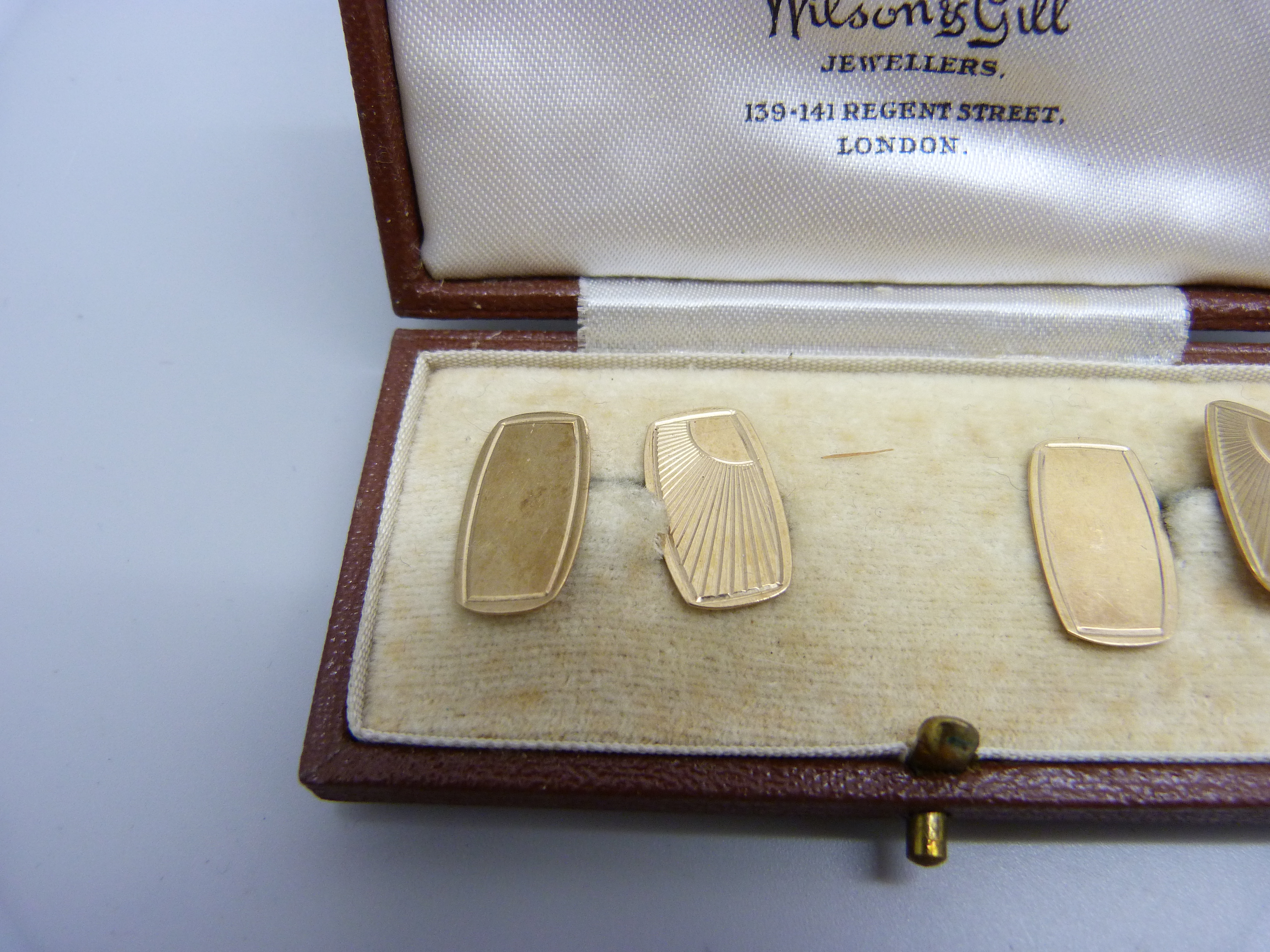 A pair of 9ct gold Art Deco cufflinks in a fitted case, 4g - Image 2 of 4