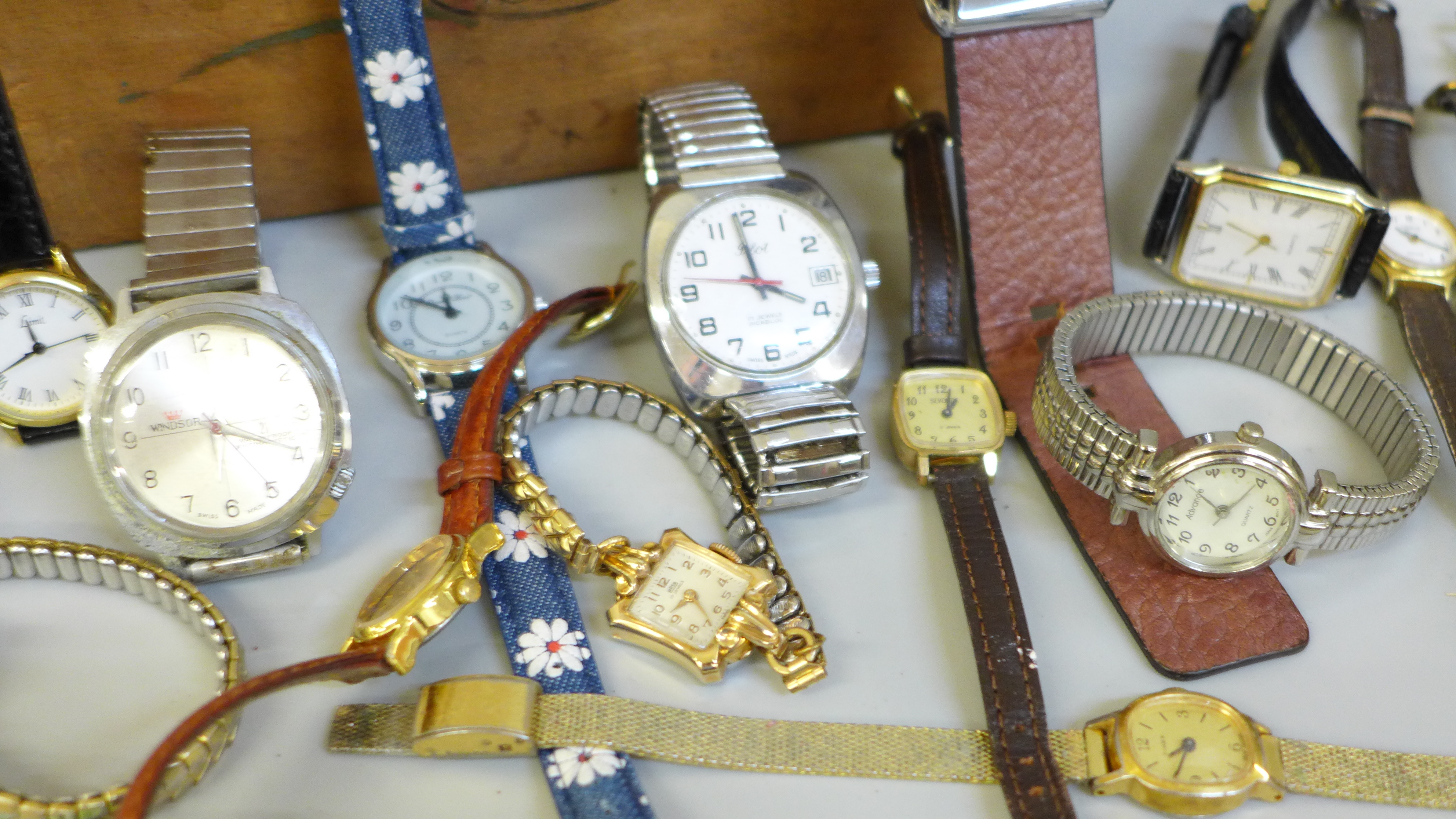 A collection of wristwatches - Bild 3 aus 5