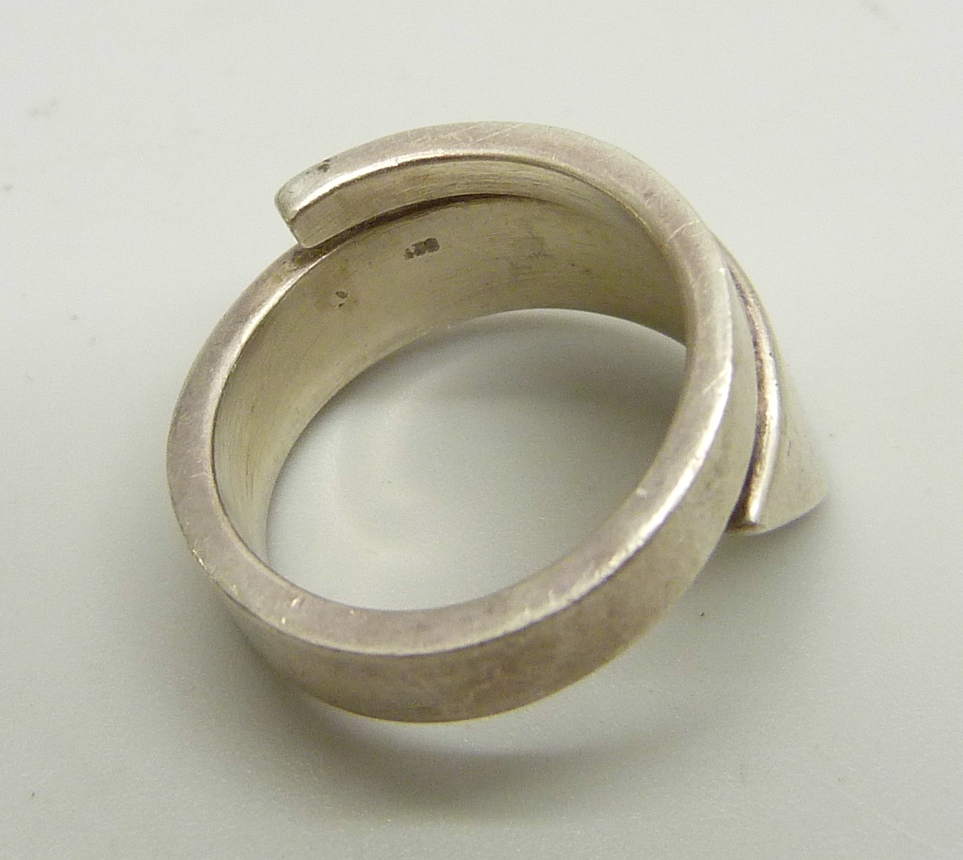 A silver torque necklace and a silver ring, M/N, 47g total - Image 4 of 4