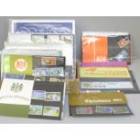 Stamps; GB pre and post decimal presentation packs