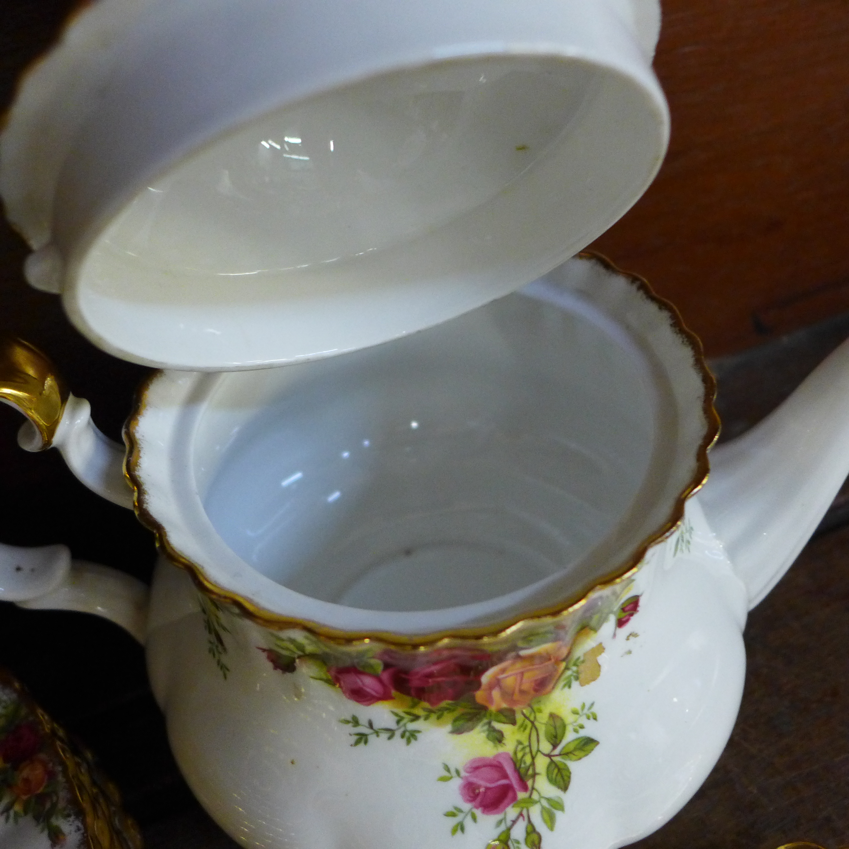 A Royal Albert Old Country Roses six setting tea and dinner service with dinner, side and tea - Image 4 of 4