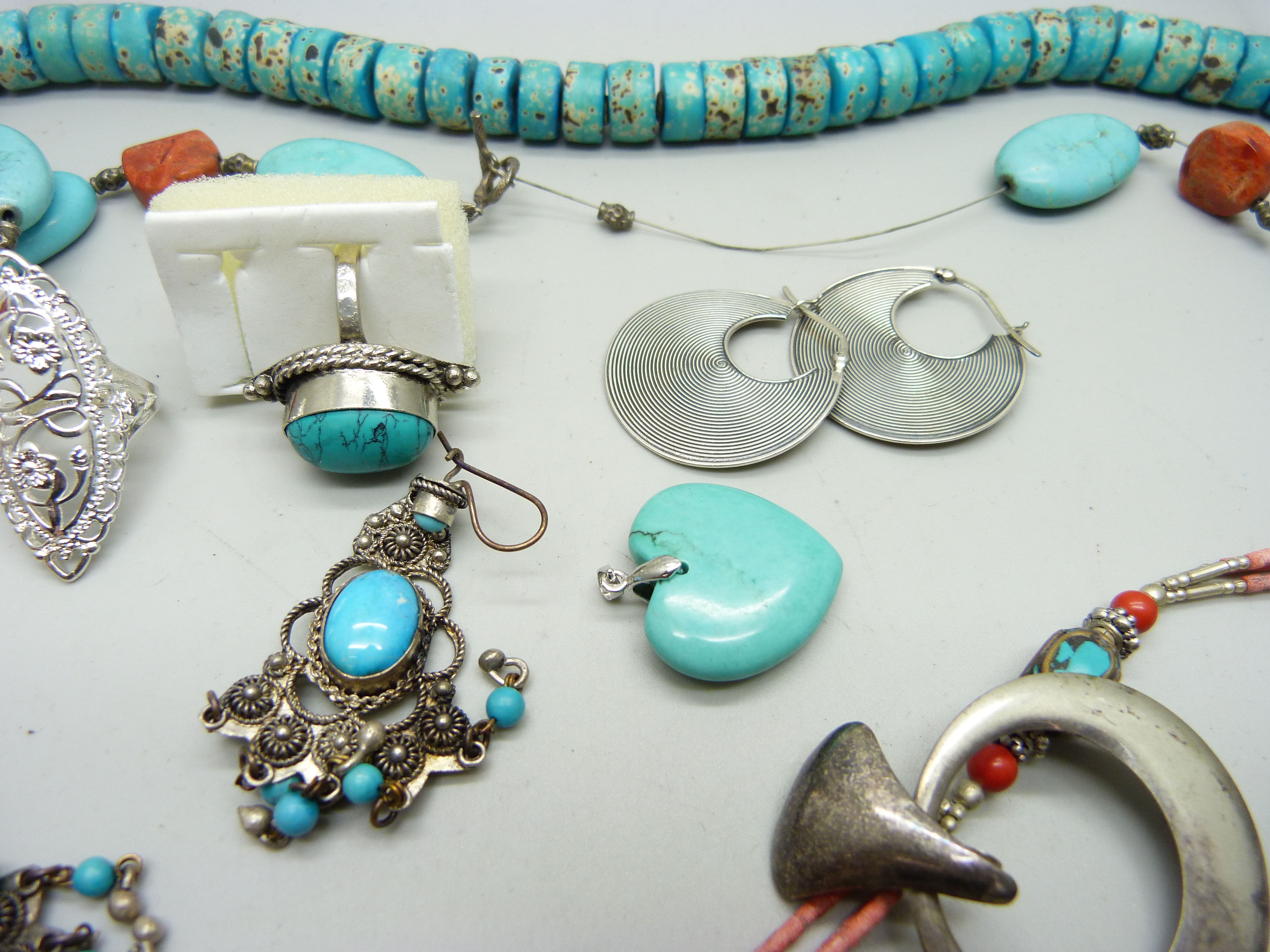 A collection of silver jewellery including three pairs of earrings, three rings, two pendants and - Image 3 of 6