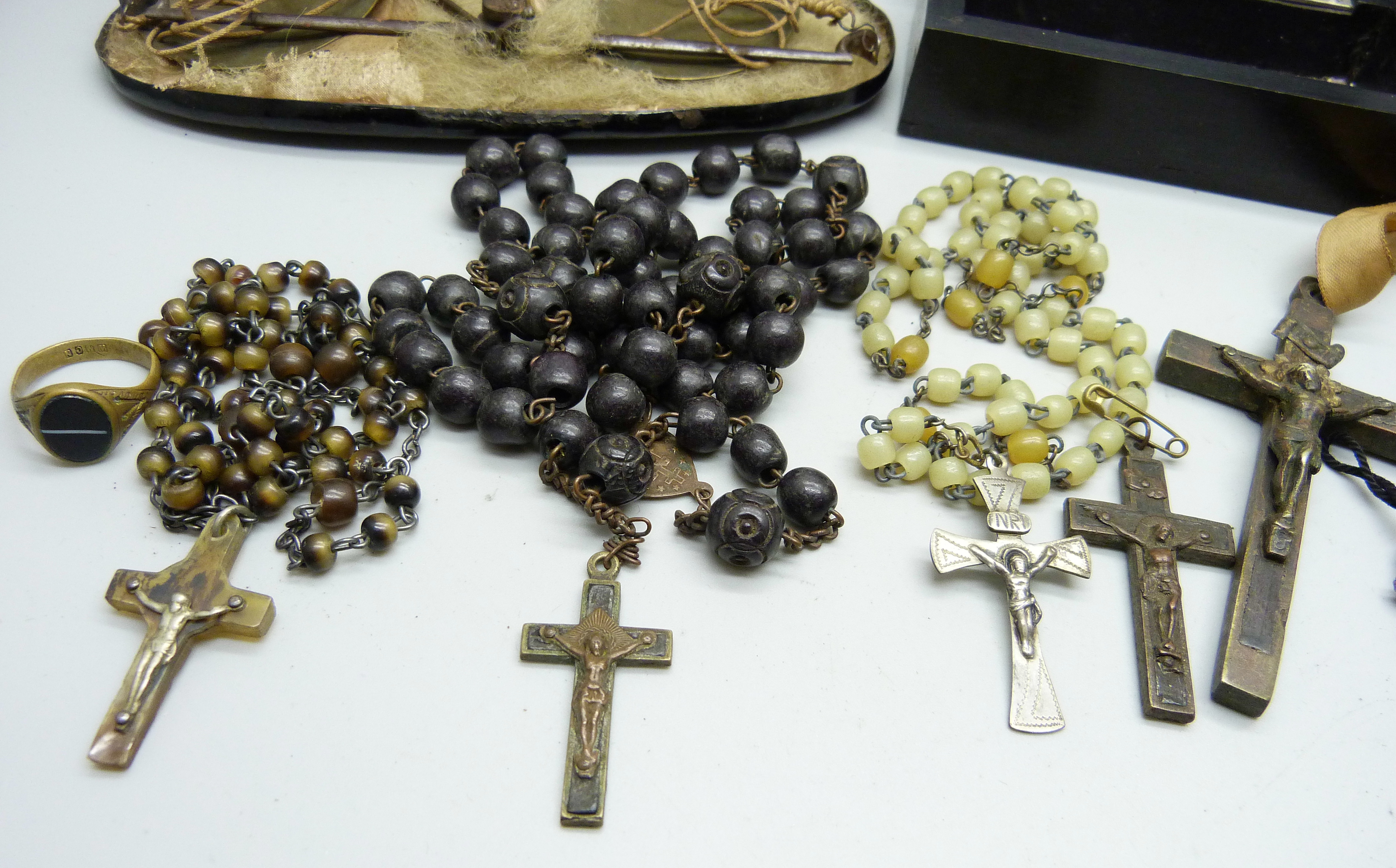 A wooden box, a collection of rosary beads including one with .800 silver cross and other items - Image 2 of 4