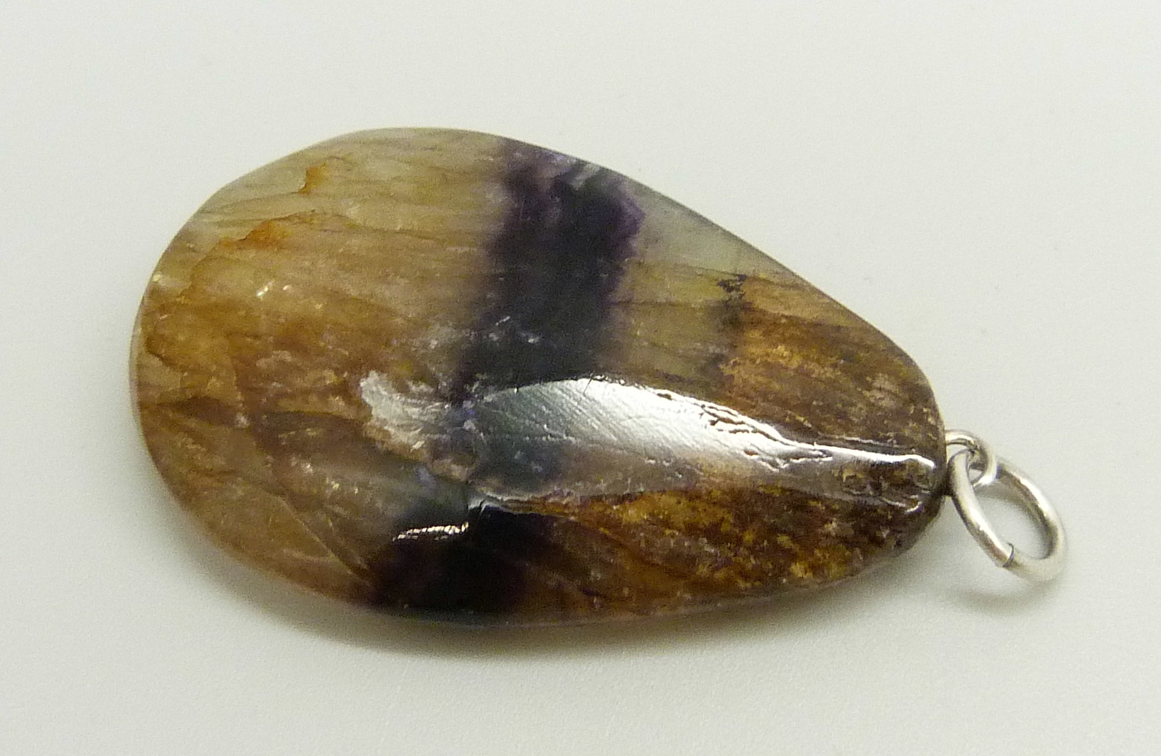 A Blue John pendant, 5cm including bale, 17.7g - Image 2 of 3