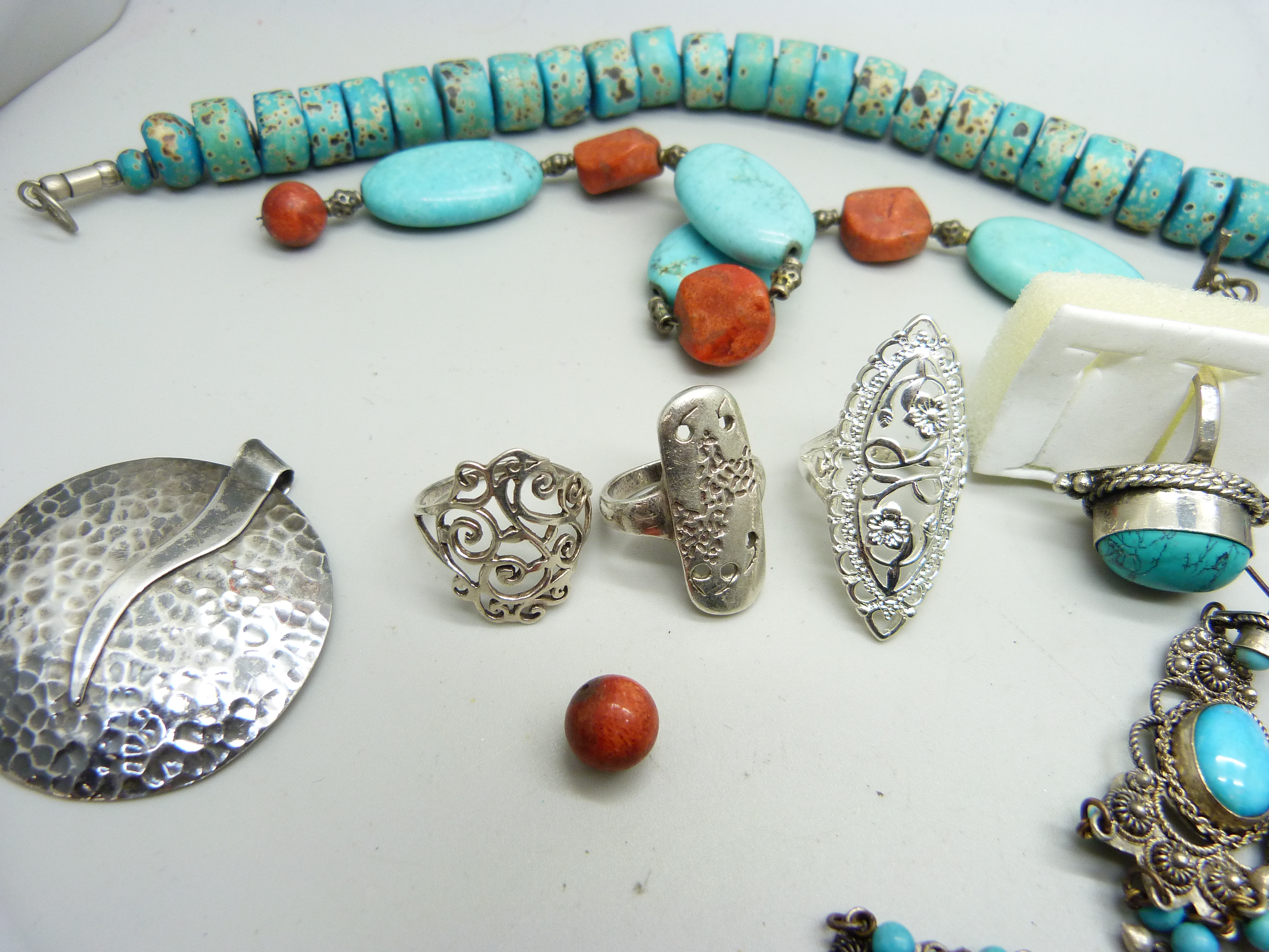 A collection of silver jewellery including three pairs of earrings, three rings, two pendants and - Image 2 of 6