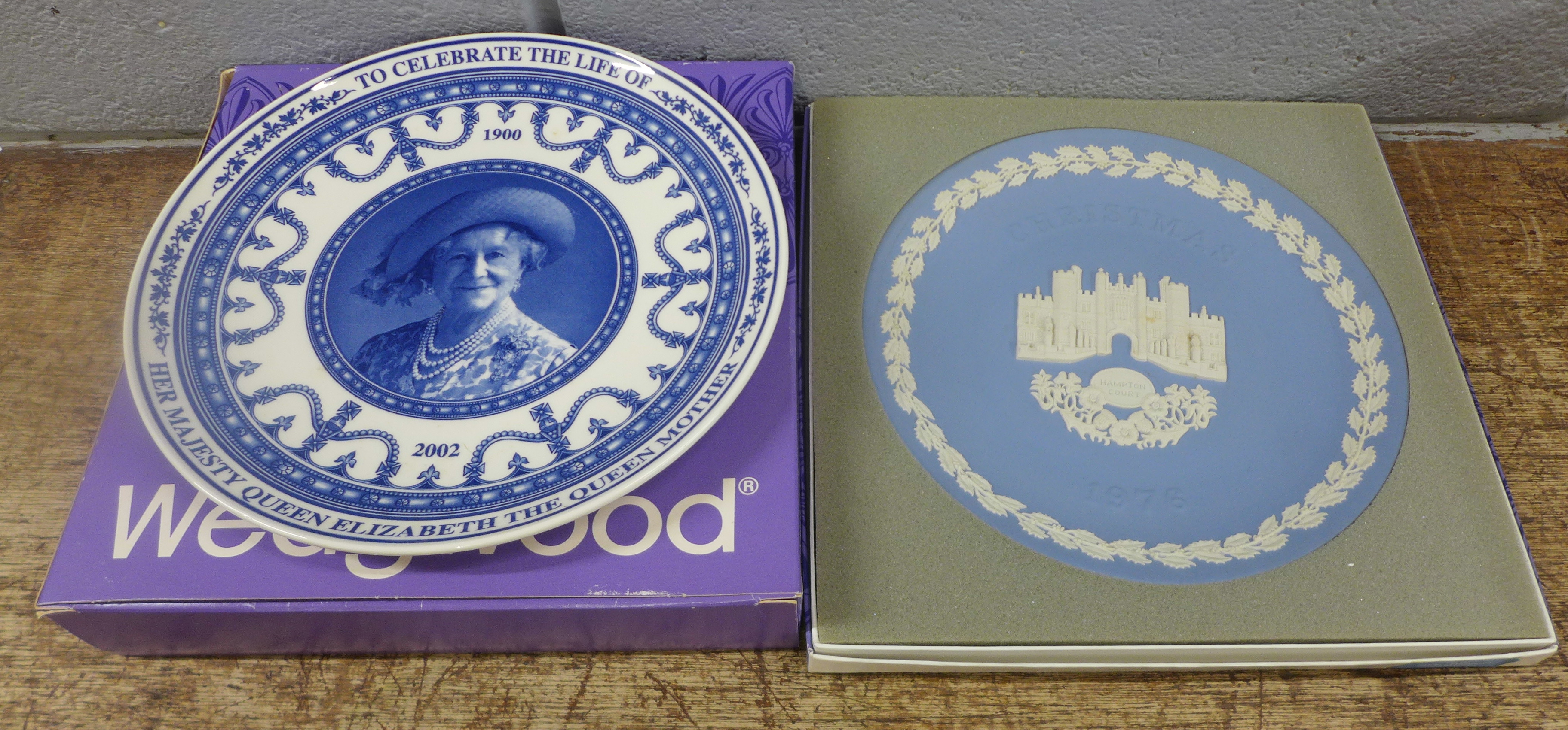 Seven Wedgwood collectors plates, two Royal Worcester egg coddlers and pin badges **PLEASE NOTE THIS - Image 3 of 6