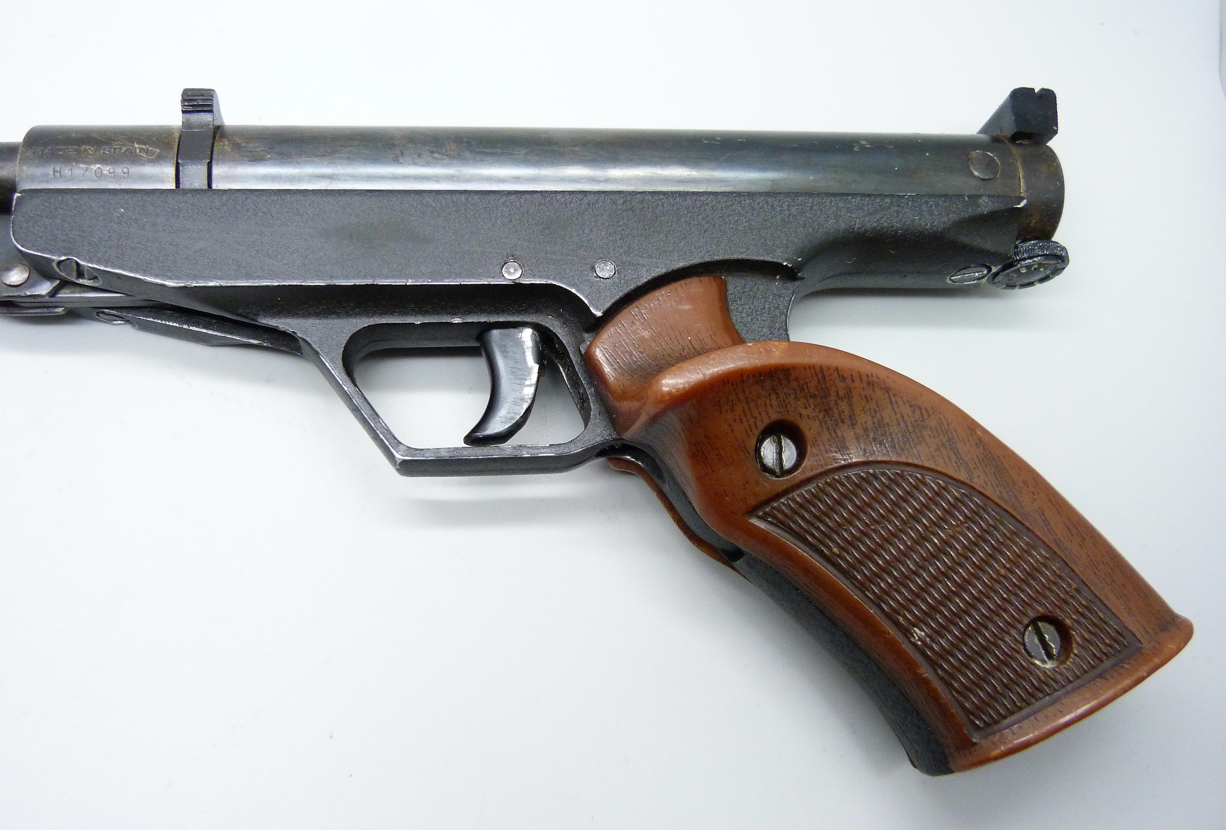 A Spanish 0.177 calibre target pistol - Bild 2 aus 4