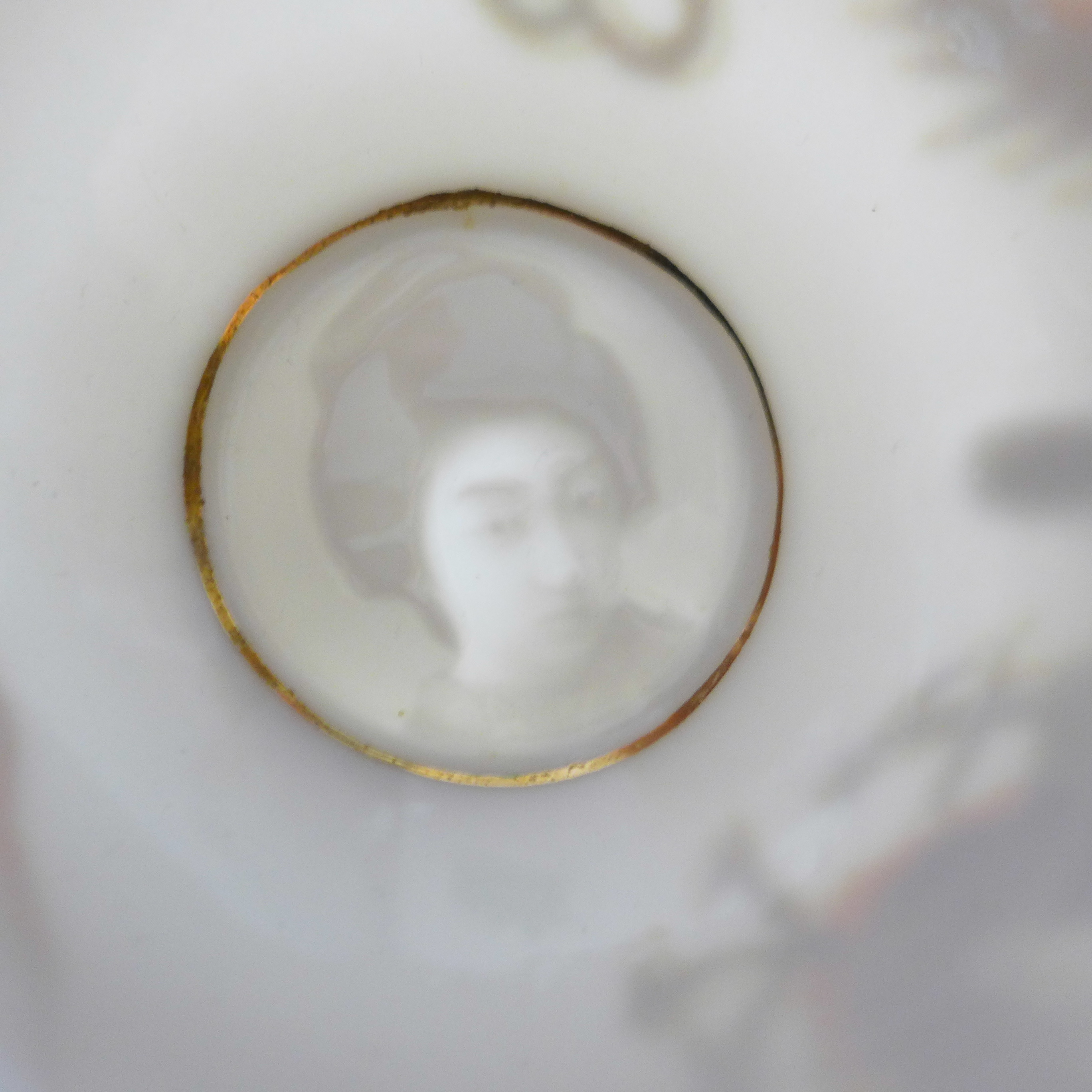 A Japanese lithophane Geisha girl tea and coffee set **PLEASE NOTE THIS LOT IS NOT ELIGIBLE FOR IN- - Image 4 of 5