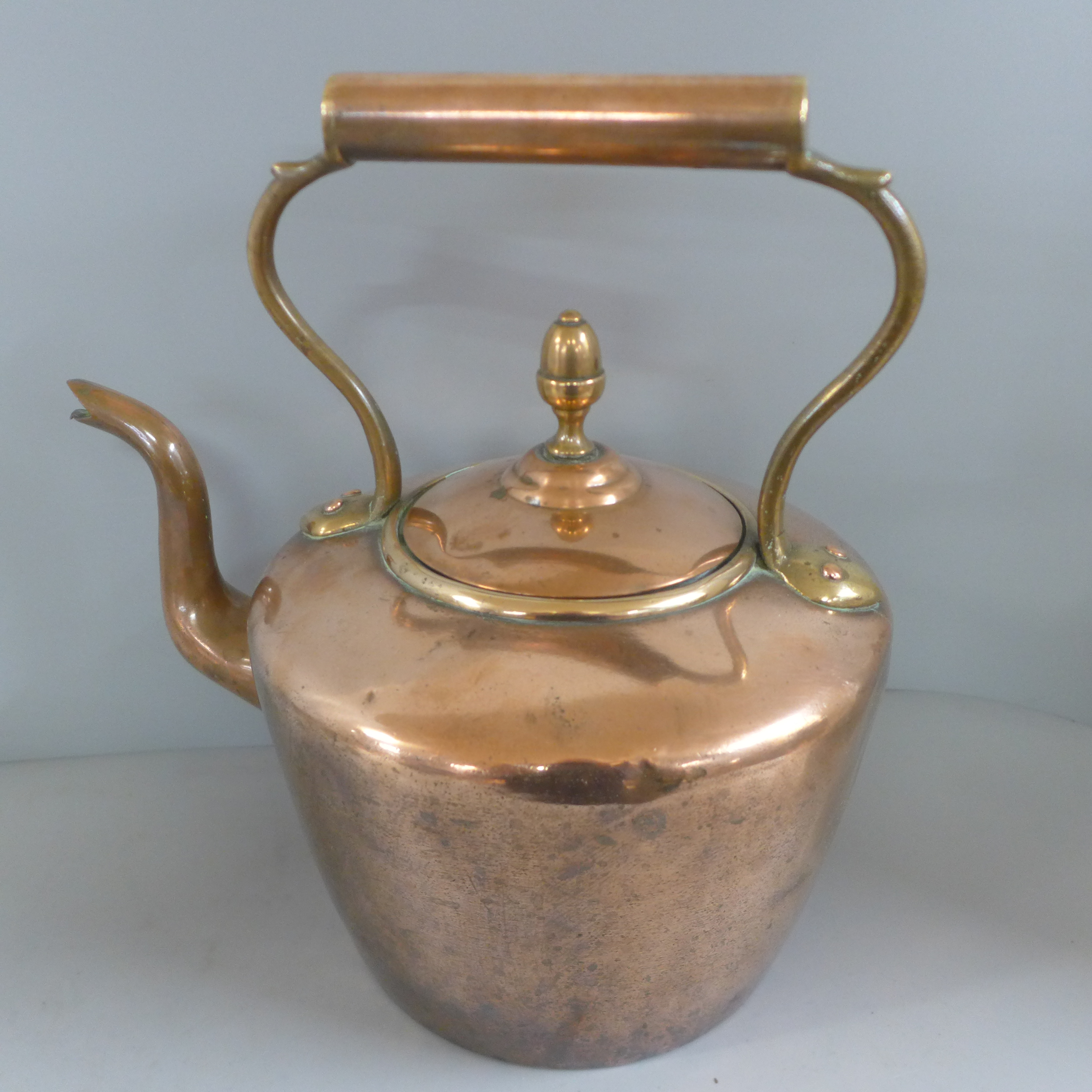 A Victorian copper kettle and a brass trivet - Image 5 of 7