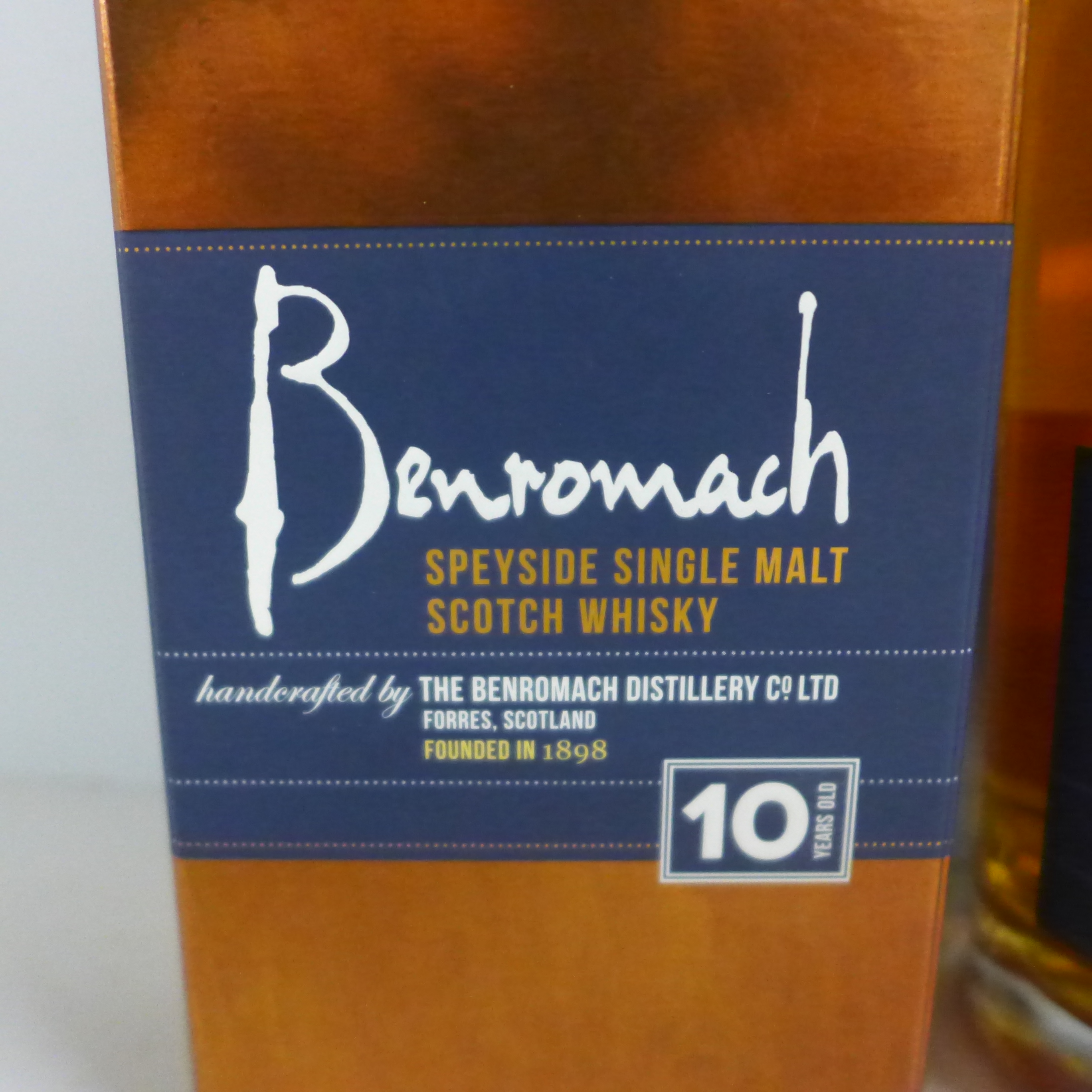 A bottle of Benromach Speyside Single Malt Scotch Whisky, 10 years old, boxed - Bild 2 aus 4