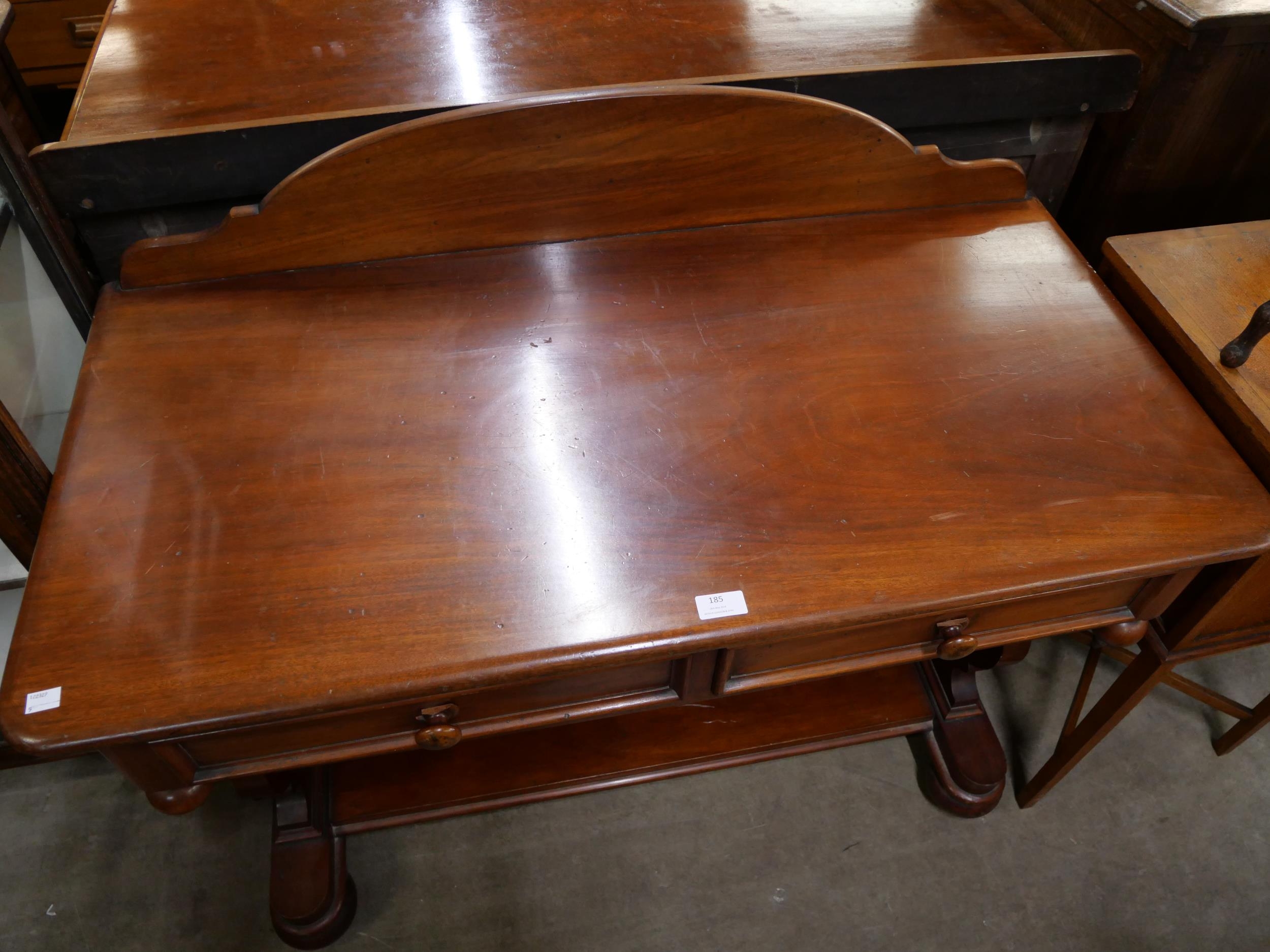 A Victorian mahogany two drawer side table - Bild 3 aus 3