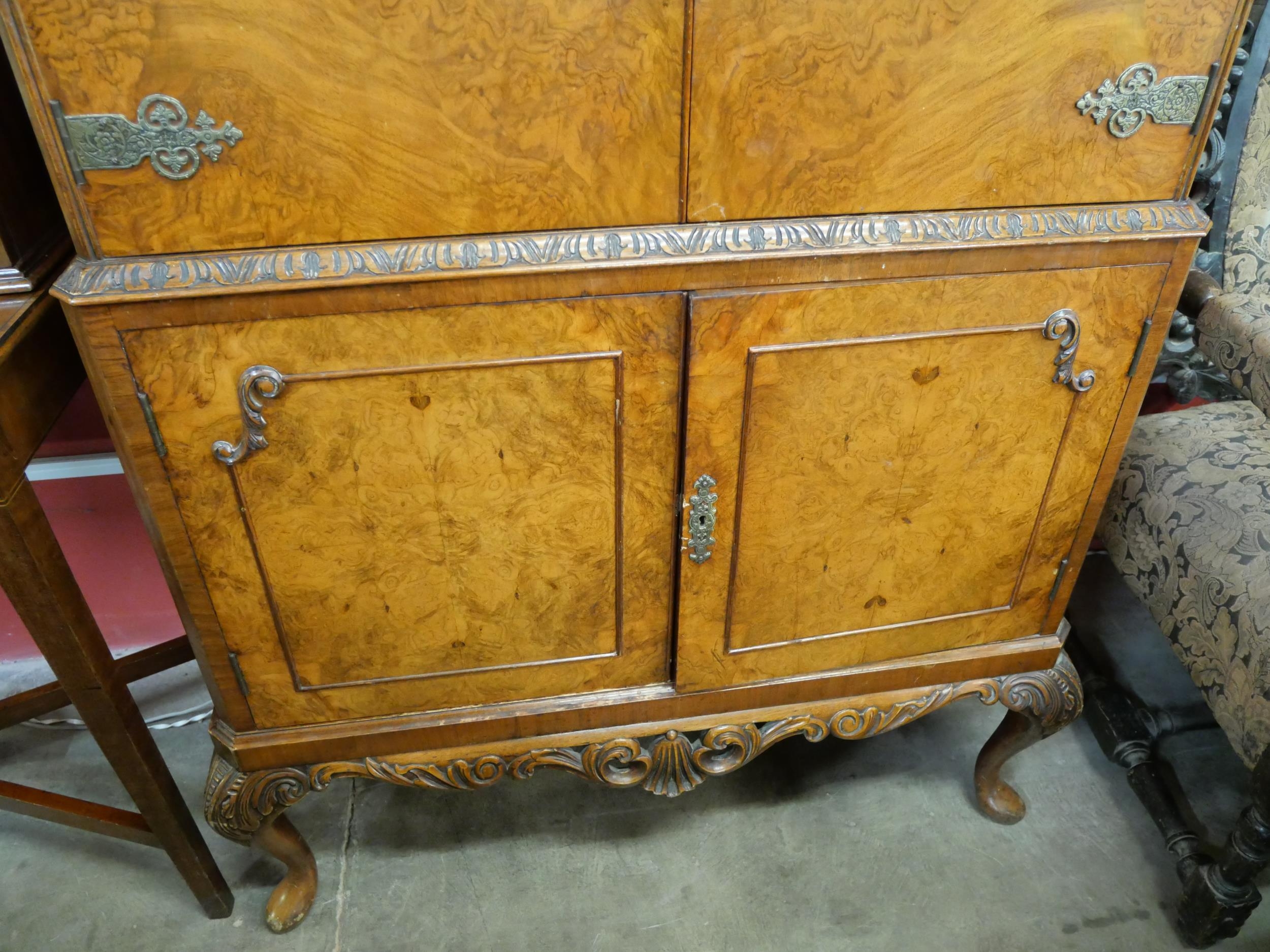 A Queen Anne style figured walnut cocktail cabinet - Image 5 of 7