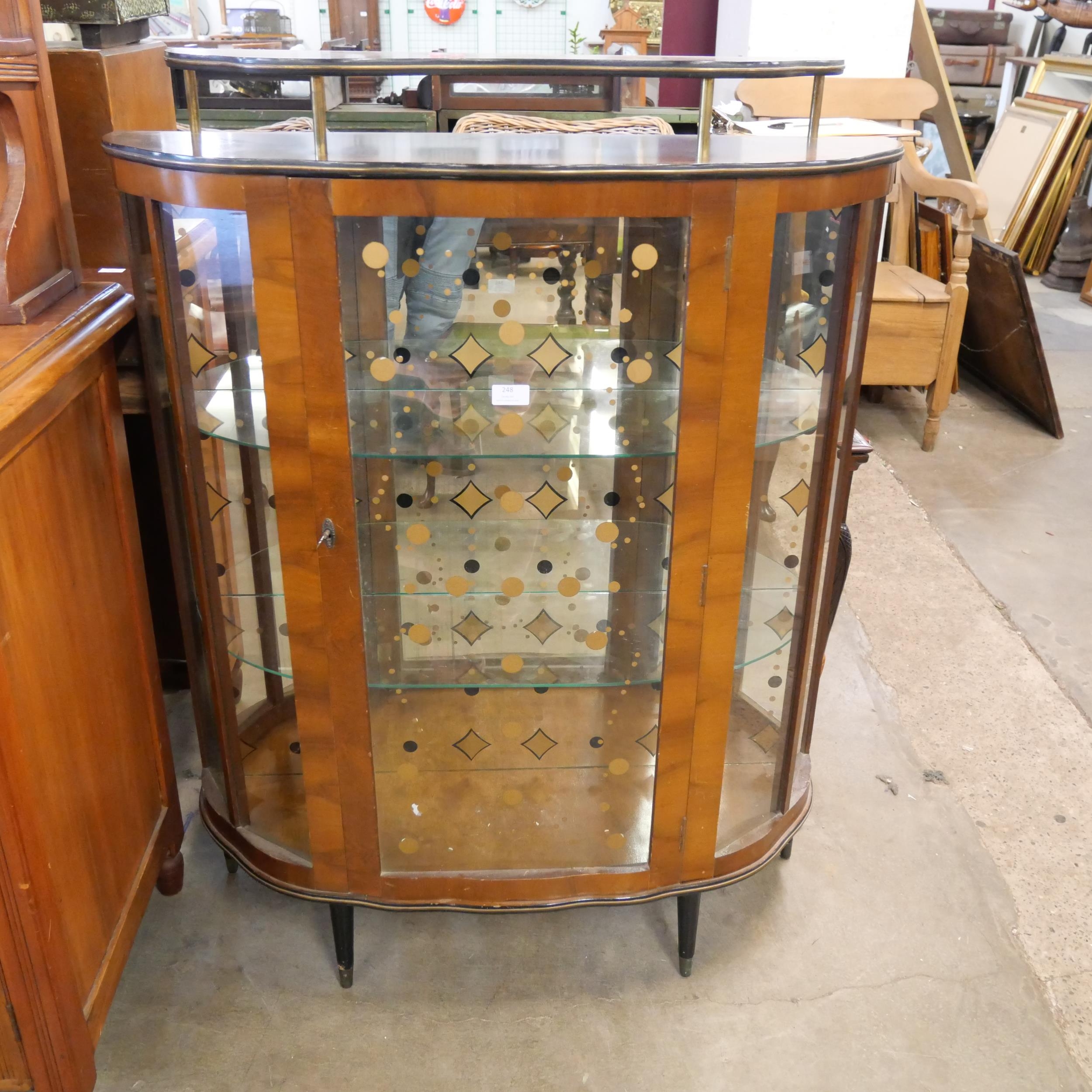 A walnut cocktail cabinet - Image 3 of 3