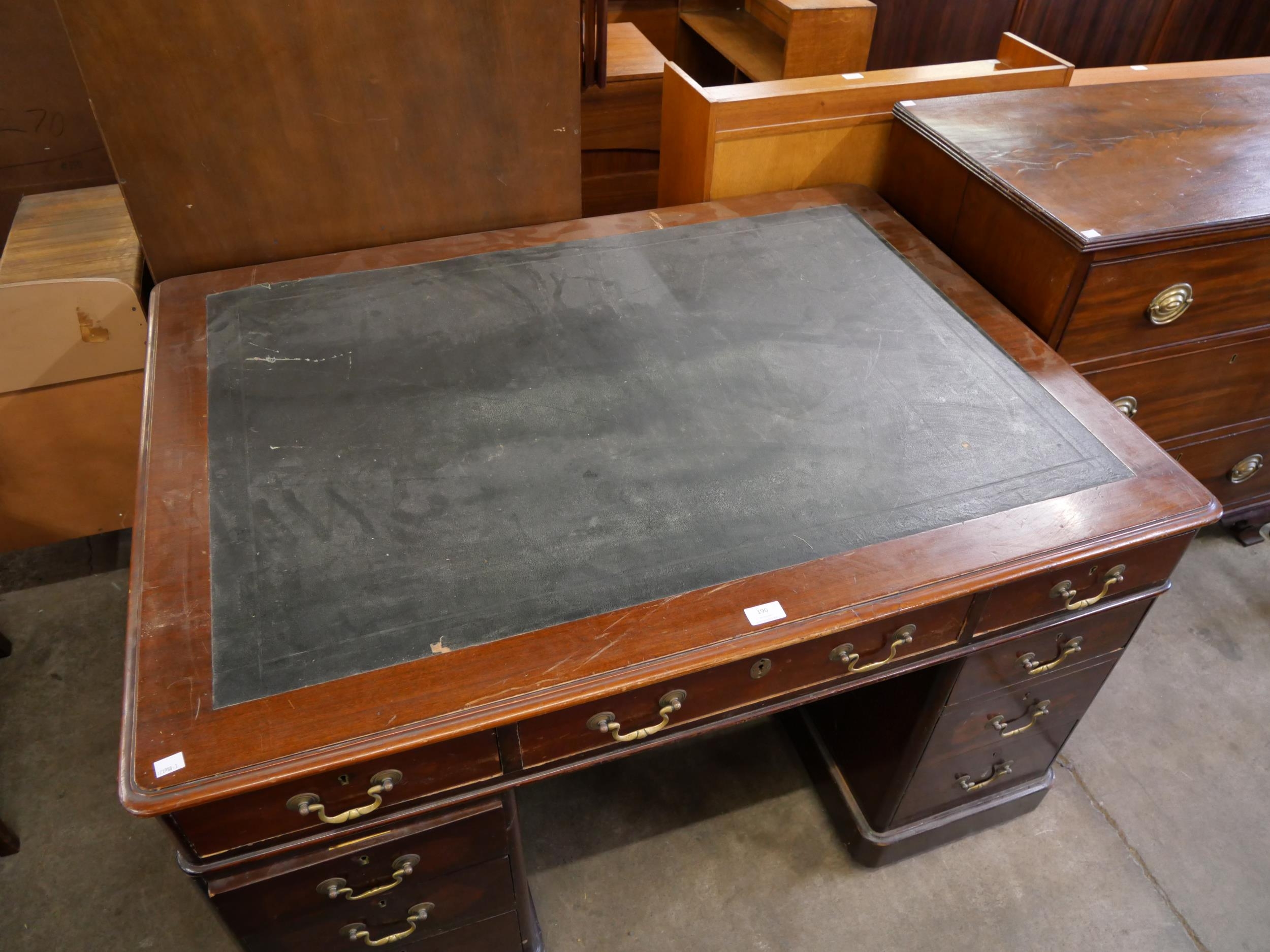 A Victorian mahogany pedestal desk - Image 4 of 4
