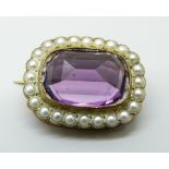 An amethyst and pearl set brooch, 25mm