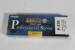 An as Naniwa Professional whetstone 3000 Grit, P-330 (4955571290069).