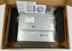 A boxed as new Siemens Simatic 6AV6 643-0CD01-1AX0 10" Touch Panel (EAN: 41060066430004) (Box opened