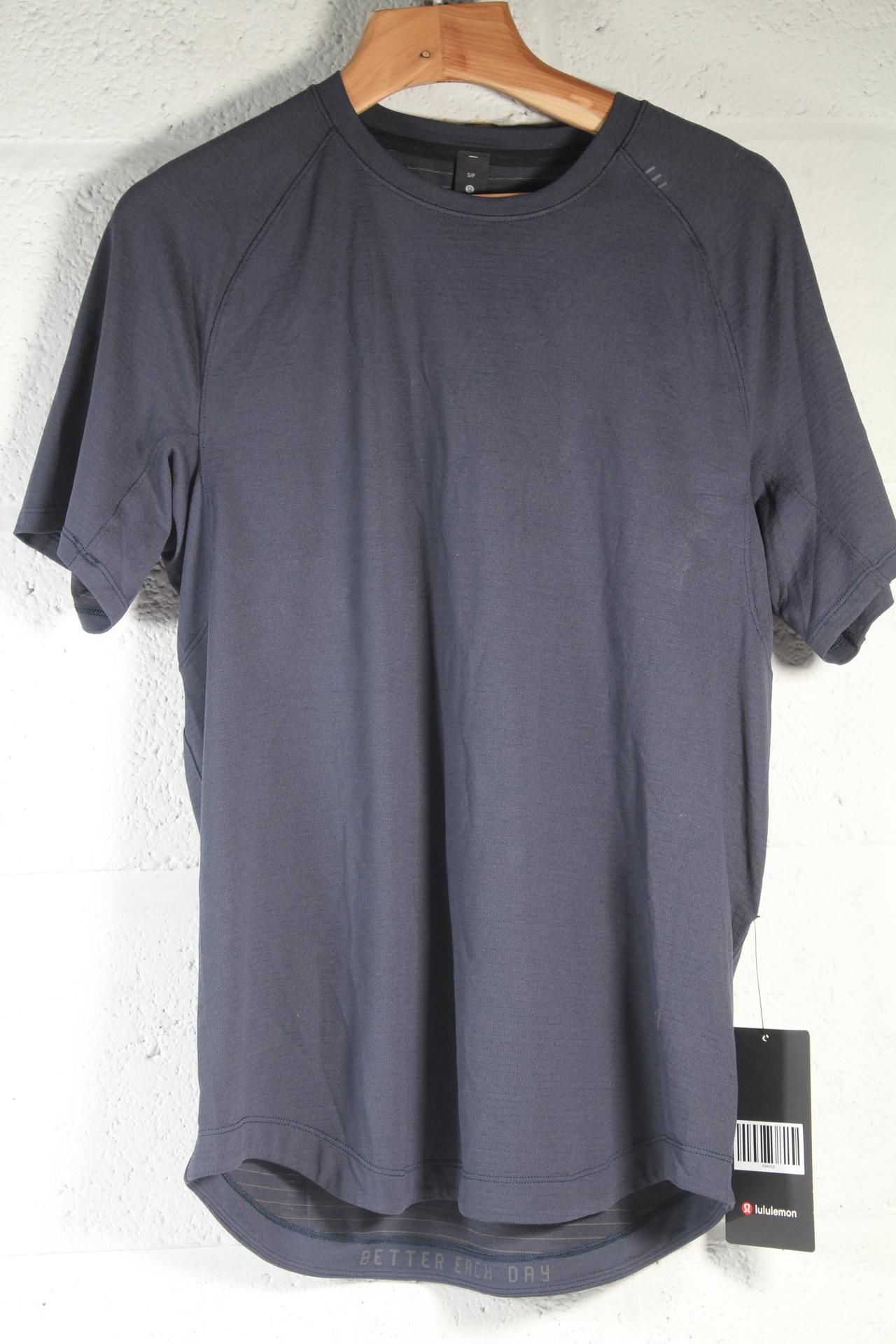 Lululemon License To Train Short Sleeve Navy T - Shirts, Size S (Please Note Security Tags Attached