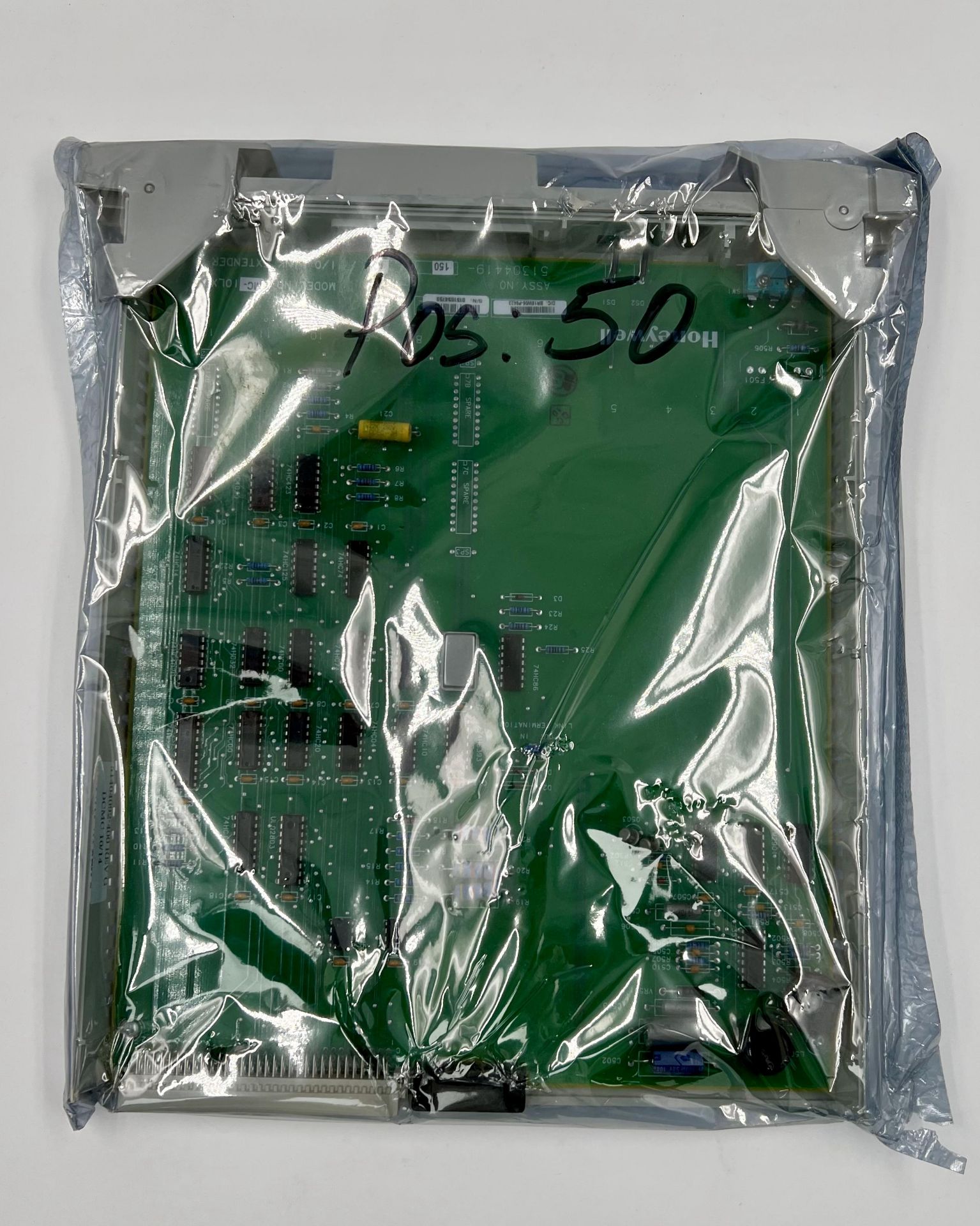 A pre-ownedHoneywell MC-IOLX02 I/O Link Extender Card (P/N: 51304419-150*E ) (Packaging sealed).