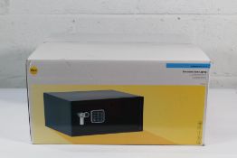 Yale Electronic - Safe Laptop, Outer Box Unsealed Contents