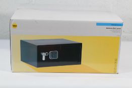 Yale Electronic - Safe Laptop, Outer Box Unsealed Contents