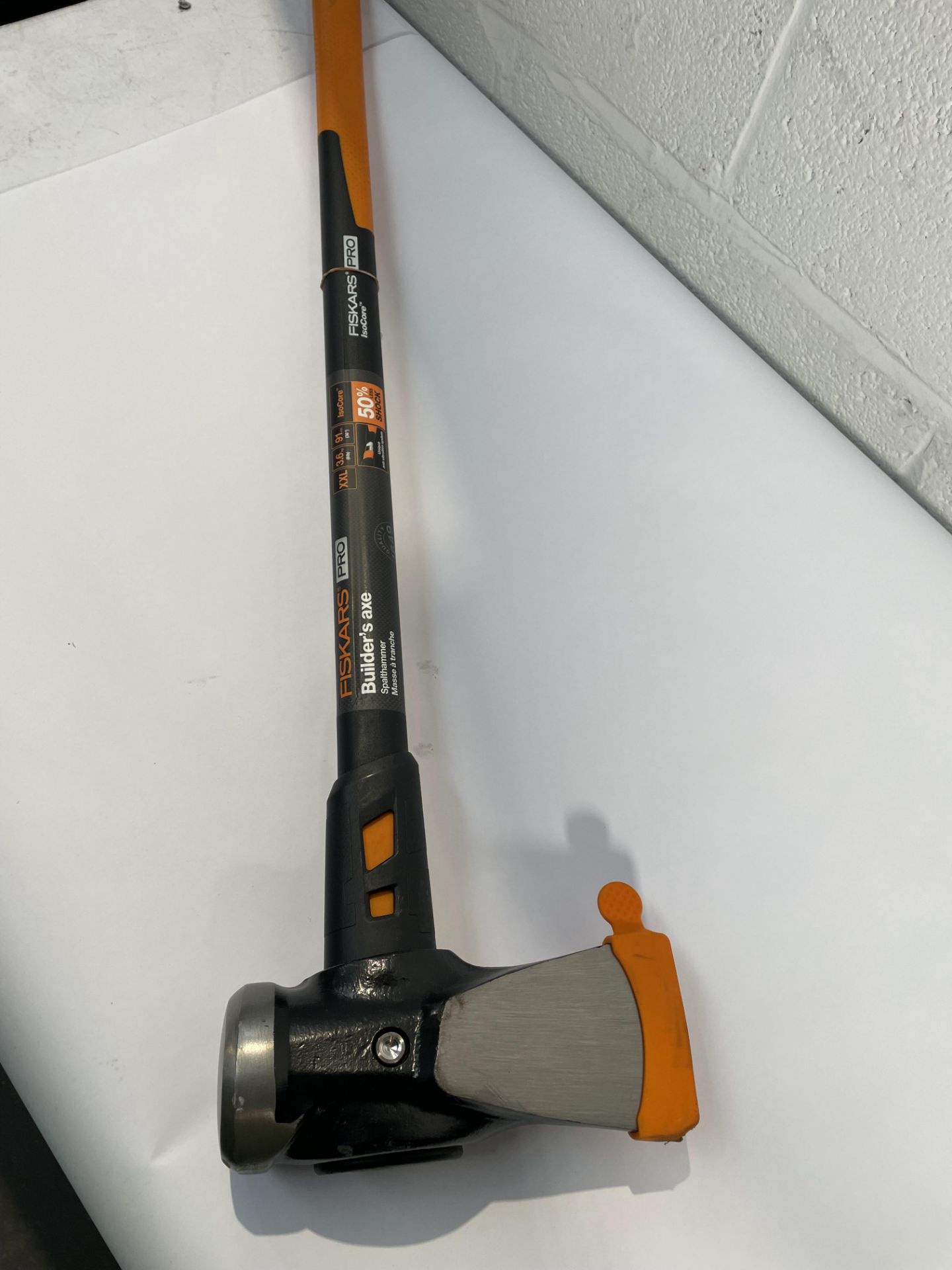 Fiskars Builder's Axe XXL.