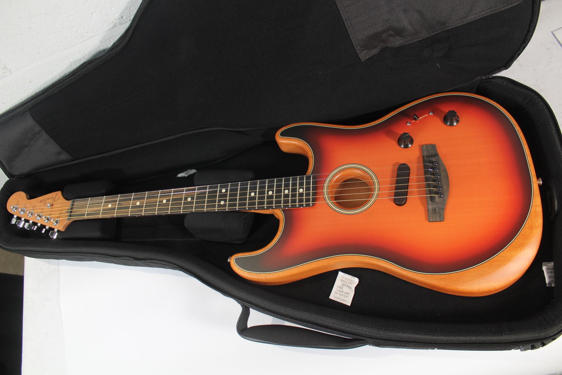 Fender American Acoustasonic Stratocaster (Acoustic/electric guitar) - 3-Tone Sunburst - As New.