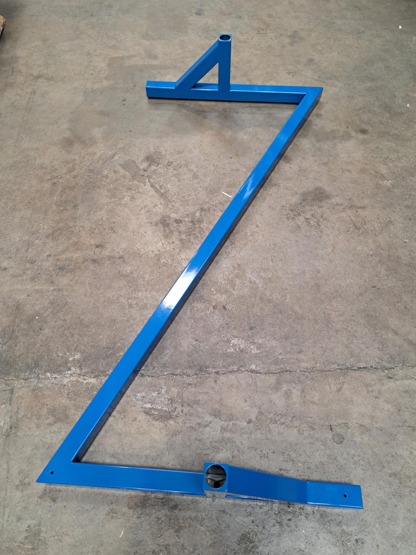 Seventeen Bases for Running Rails in Blue SD6100 (J0834). Shop Display and Fitting Equipment