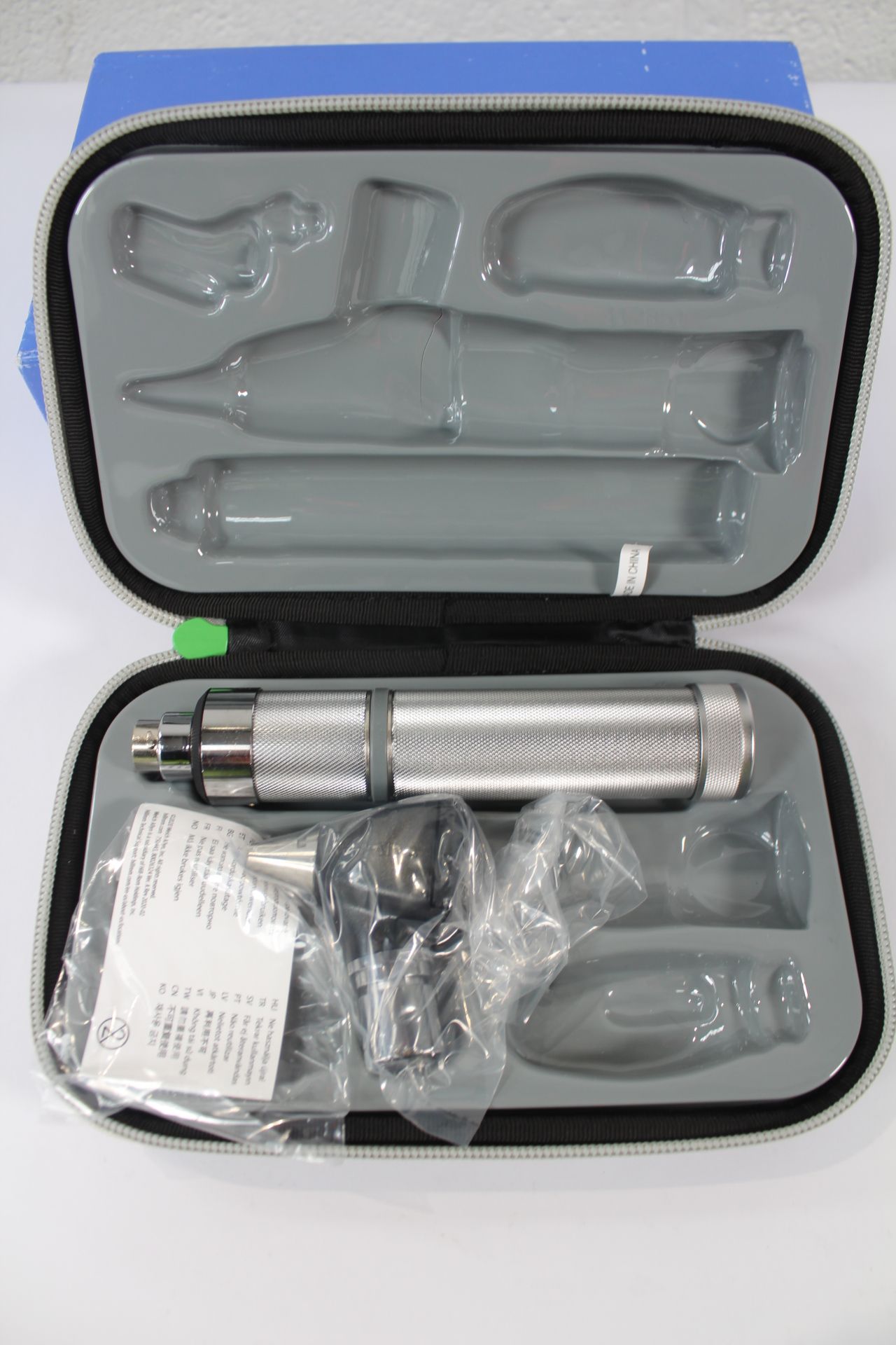 Welch Allyn 25090-BI 3.5V Fibreoptic Otoscope with C-Cell Handle in Hard Case.