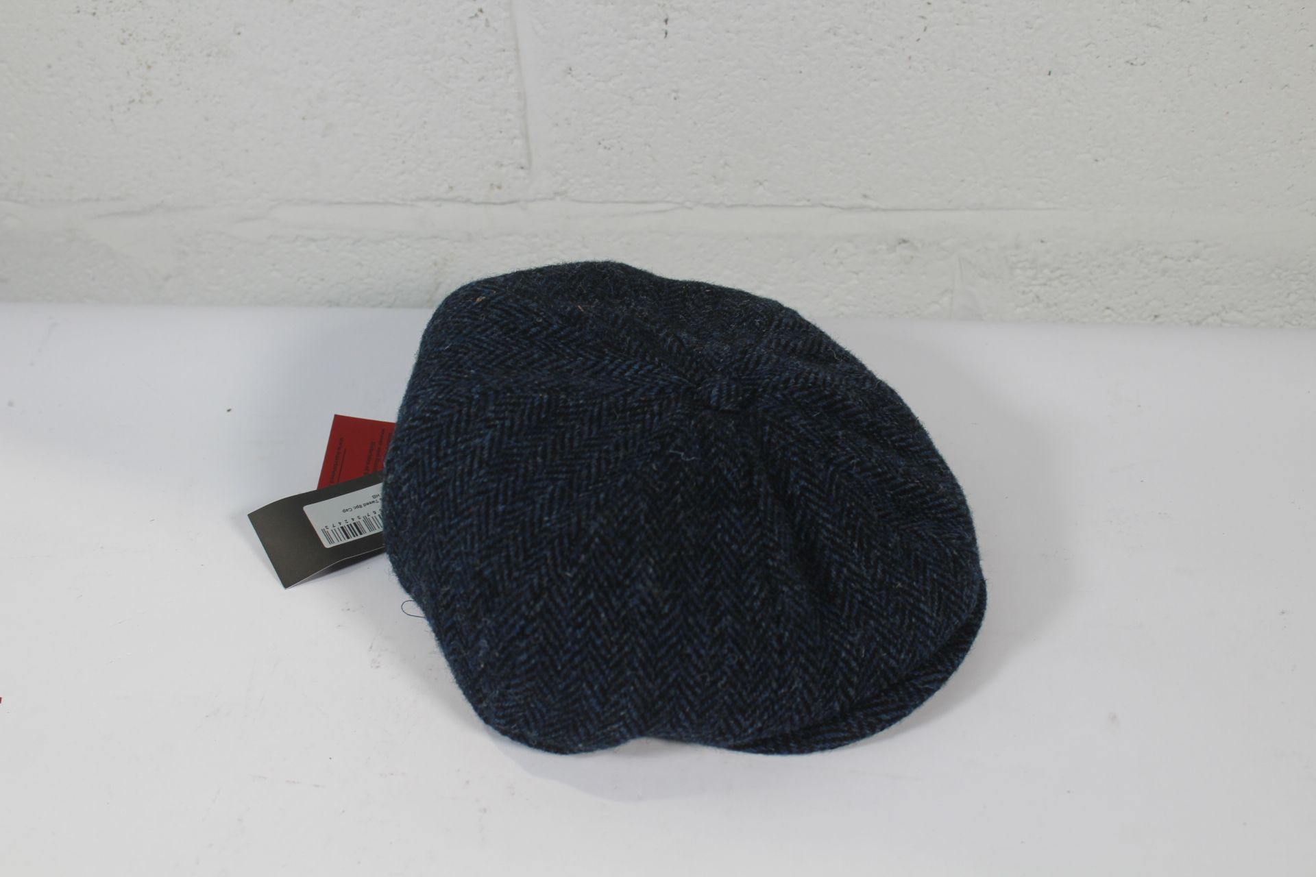 Arran Harris Tweed 8-Piece Cap in Blue/Black, Size L - 60cm.