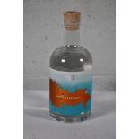 A MoonTide White Pearl Gin (700ml).