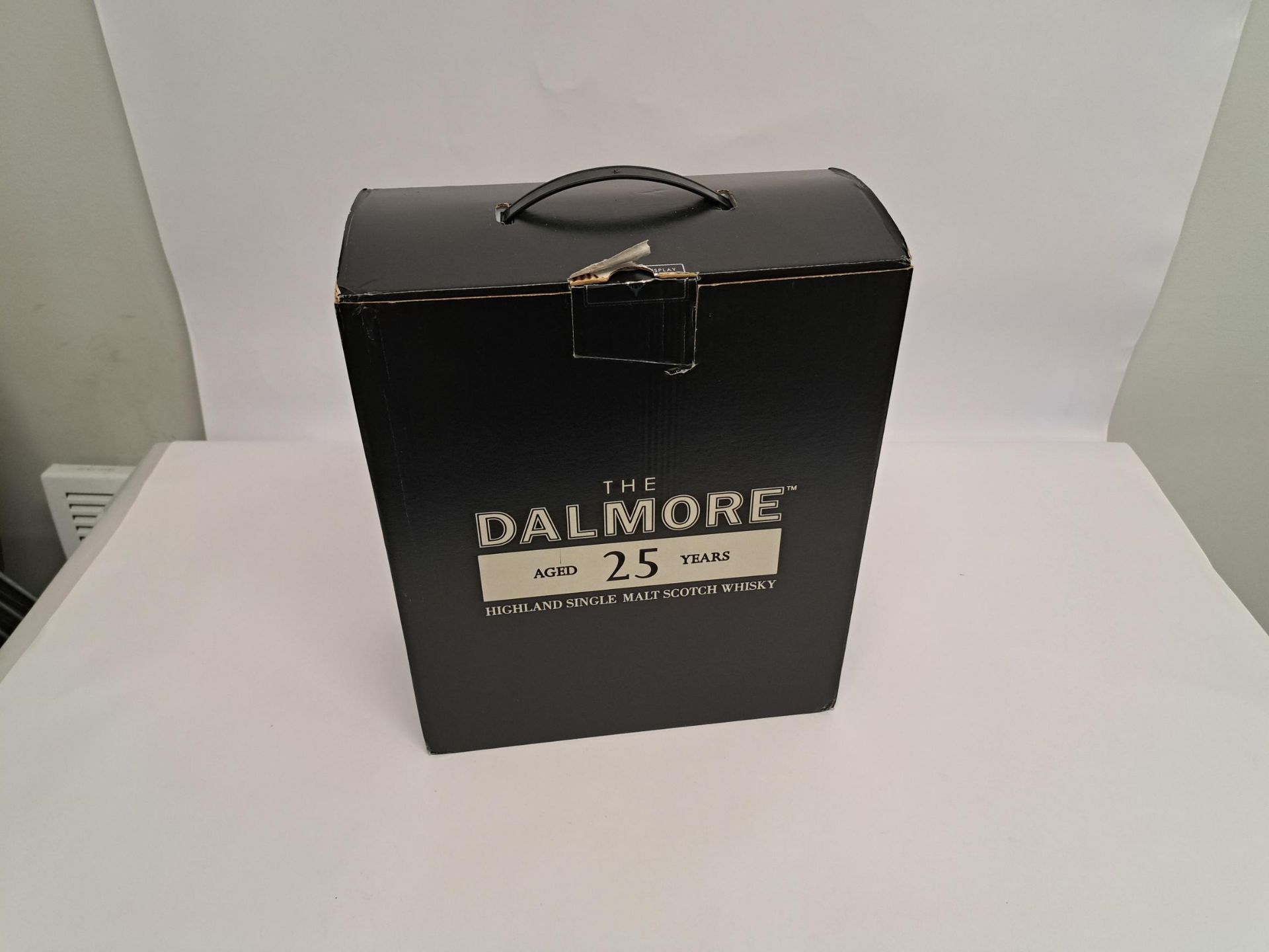 The Dalmore Aged 25 Year Highland Single Malt Scotch Whisky 700ml. Box Unsealed By Staff Member to c - Image 4 of 8