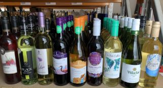 Forty assorted red/white wines to include 6 x Lindeman's 2020 Shiraz, 6 x Lineman's Chardonnay 2021,