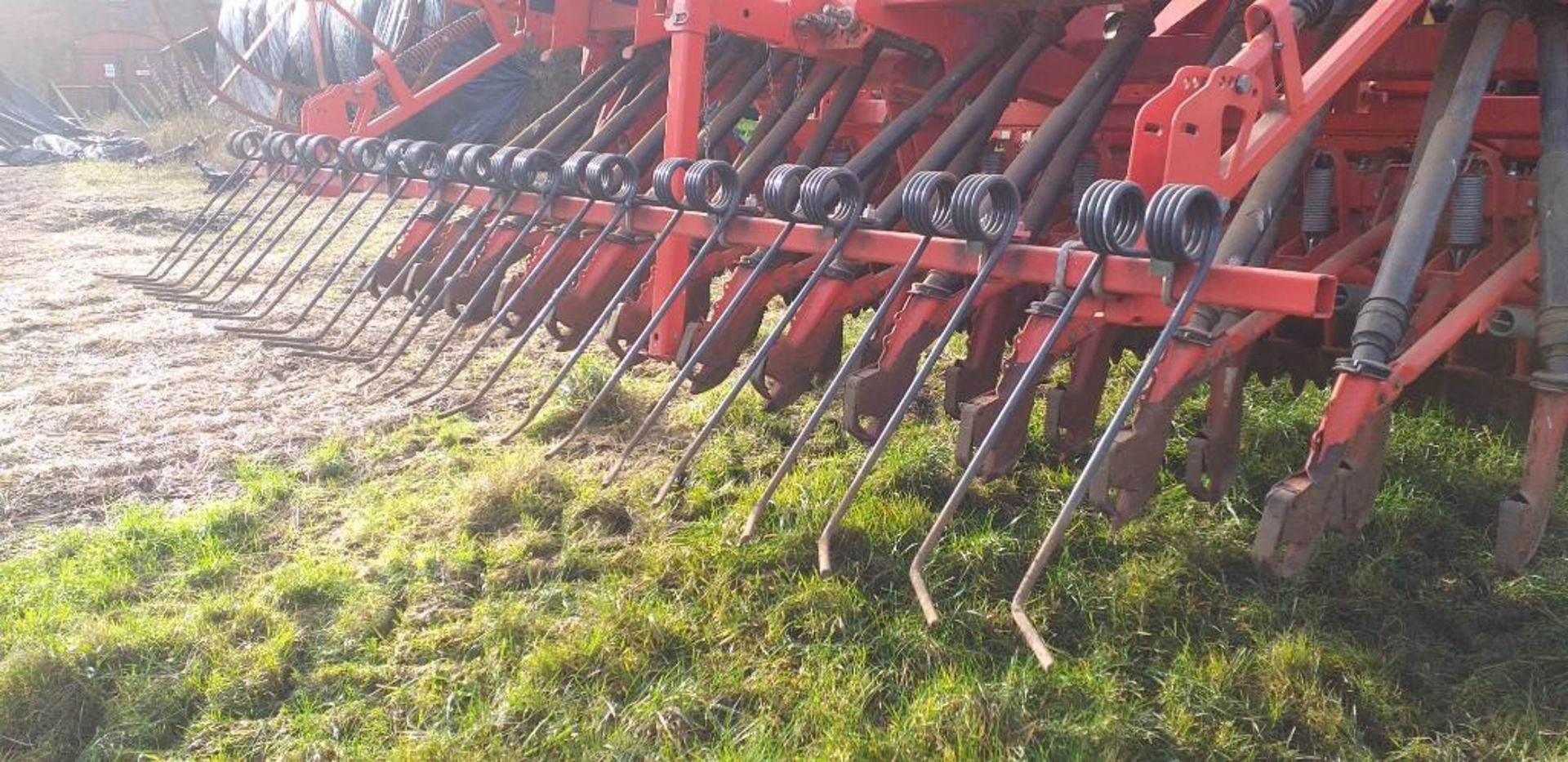 2012 Kuhn Integra 3003 c/w Kuhn CD300 Tine Cultivator - (Lincolnshire) - Image 5 of 10