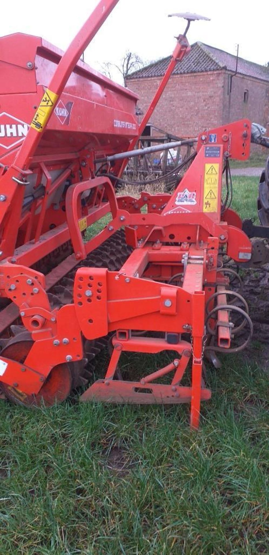 2012 Kuhn Integra 3003 c/w Kuhn CD300 Tine Cultivator - (Lincolnshire) - Image 2 of 10