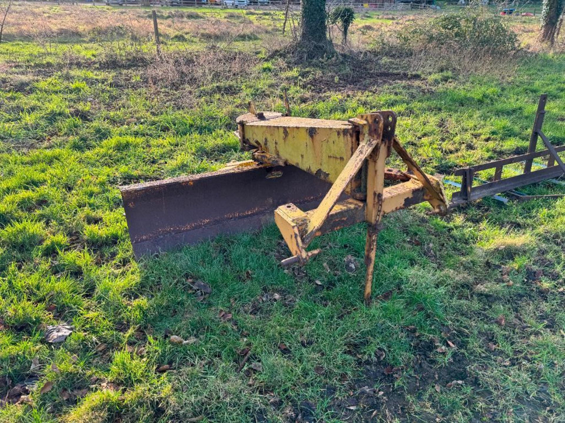 Bomford 2m grader, linkage mounted NB: Manual in office. - Image 4 of 4