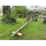 Irrigation pipe trailer, single axle