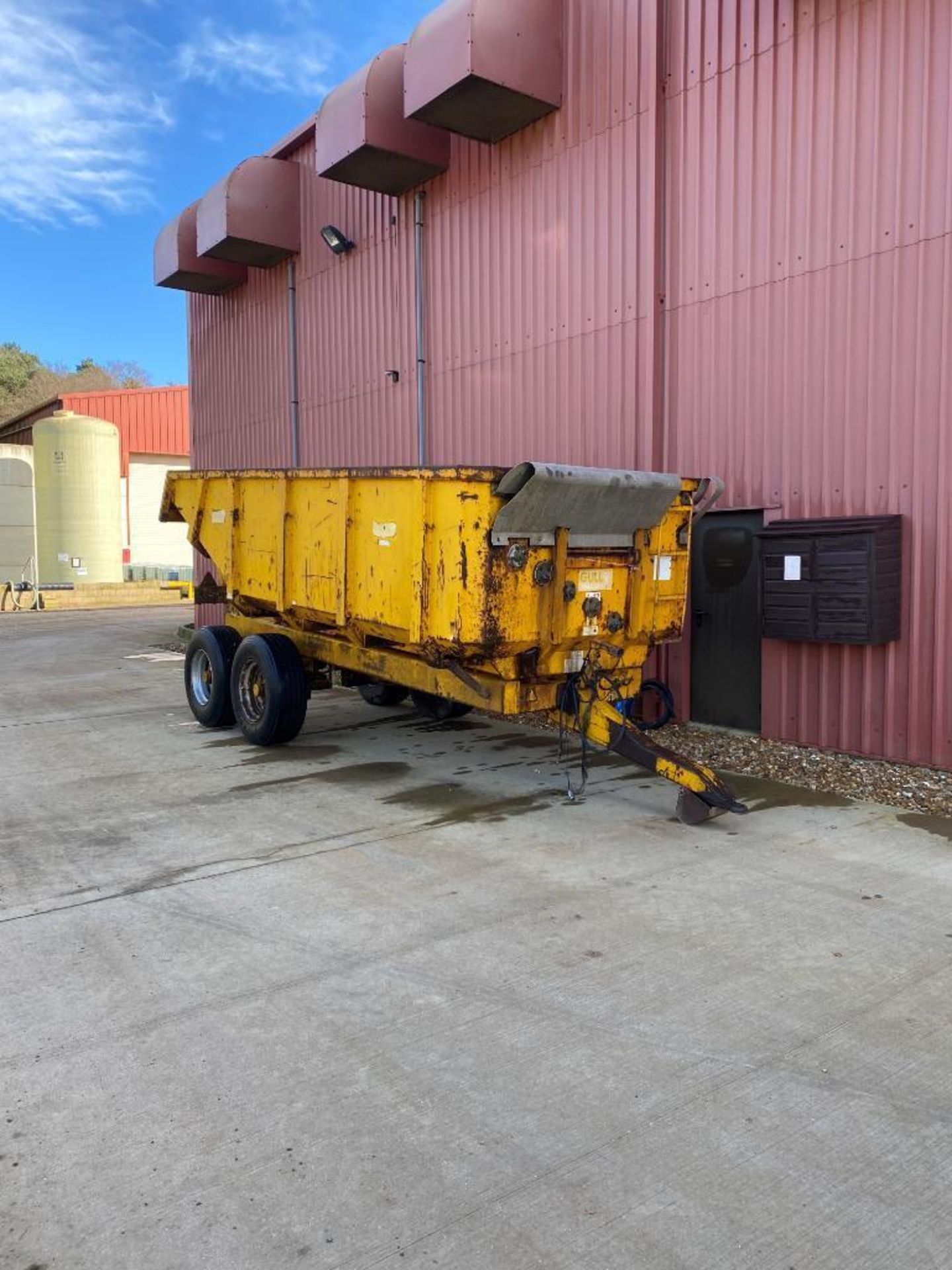 Gull 12t dump trailer twin axle on 385/65R22.5 wheels and tyres - Image 3 of 9