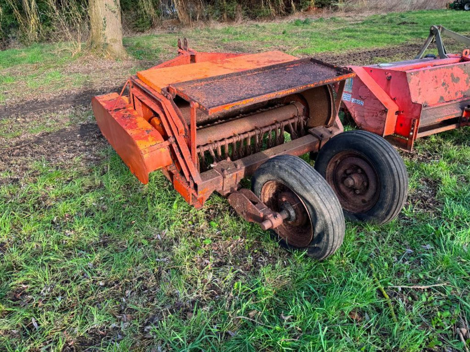 Wilder RC8 onion flail topper with spare blades, linkage mounted. Serial No: 3452 NB: Manual in offi - Image 7 of 8