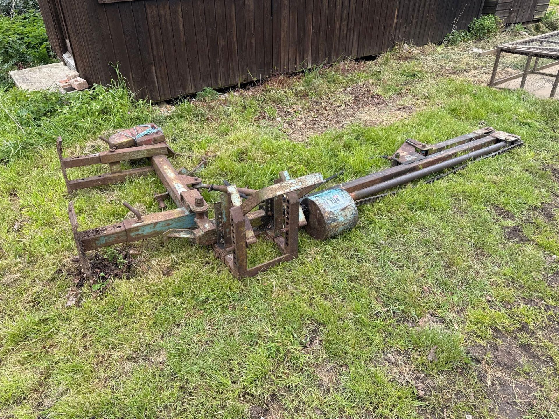 Farmall post knocker hydraulic operated, linkage mounted