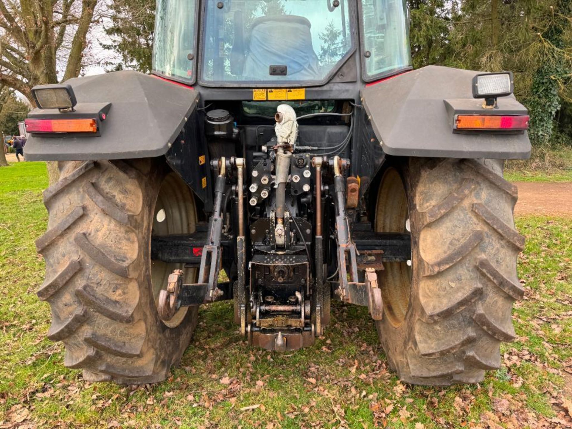 2002 Massey Ferguson 6270 Power Control 4wd tractor with 3 manual spools, 10No front wafer weights o - Image 24 of 26