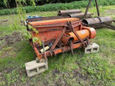 Wilder RC8 onion flail topper with spare blades, linkage mounted. Serial No: 3452 NB: Manual in offi