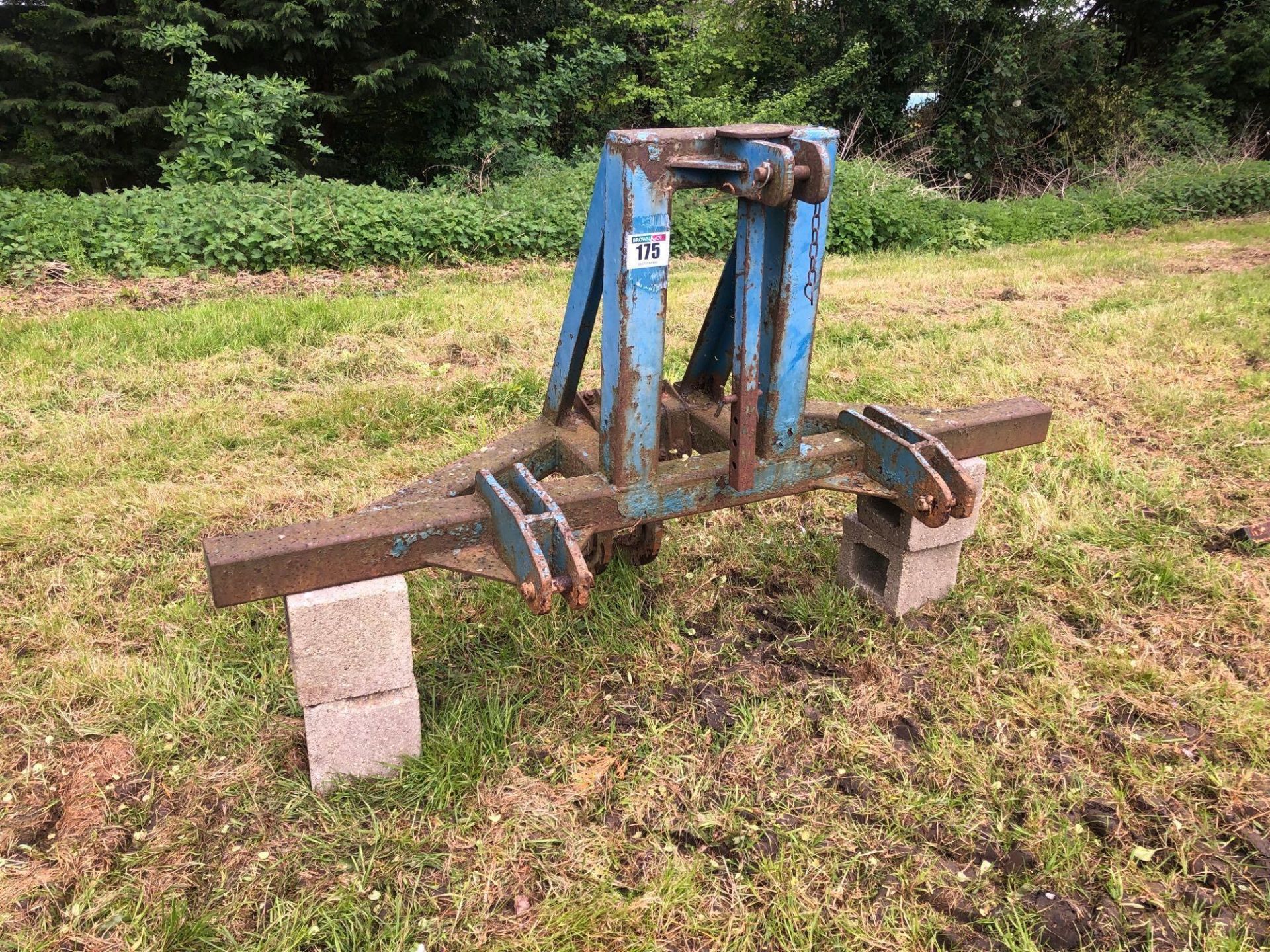 Farm-made Christmas tree lifter, linkage mounted