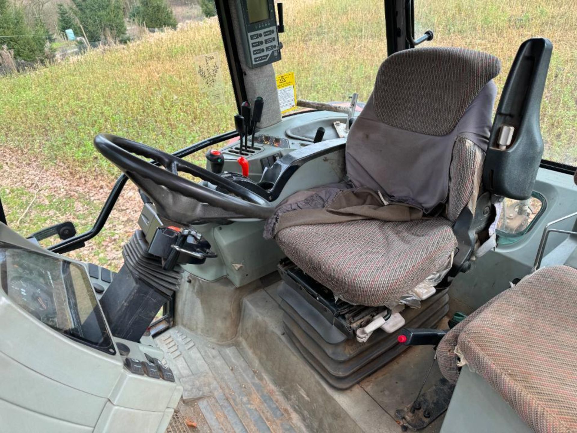 2002 Massey Ferguson 6270 Power Control 4wd tractor with 3 manual spools, 10No front wafer weights o - Bild 9 aus 26