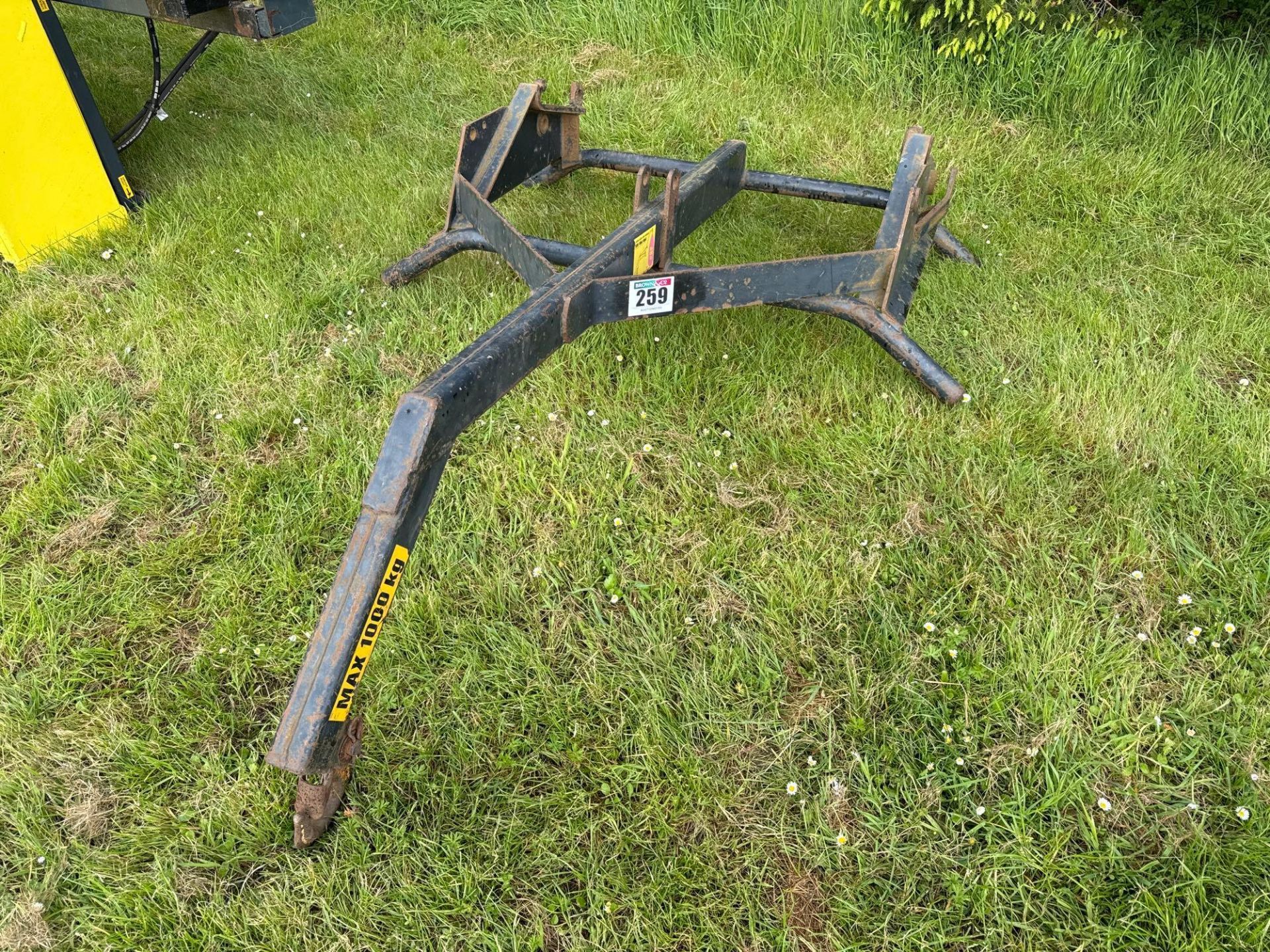 Lawrence Edwards bag lifter with Euro8 brackets. NO VAT