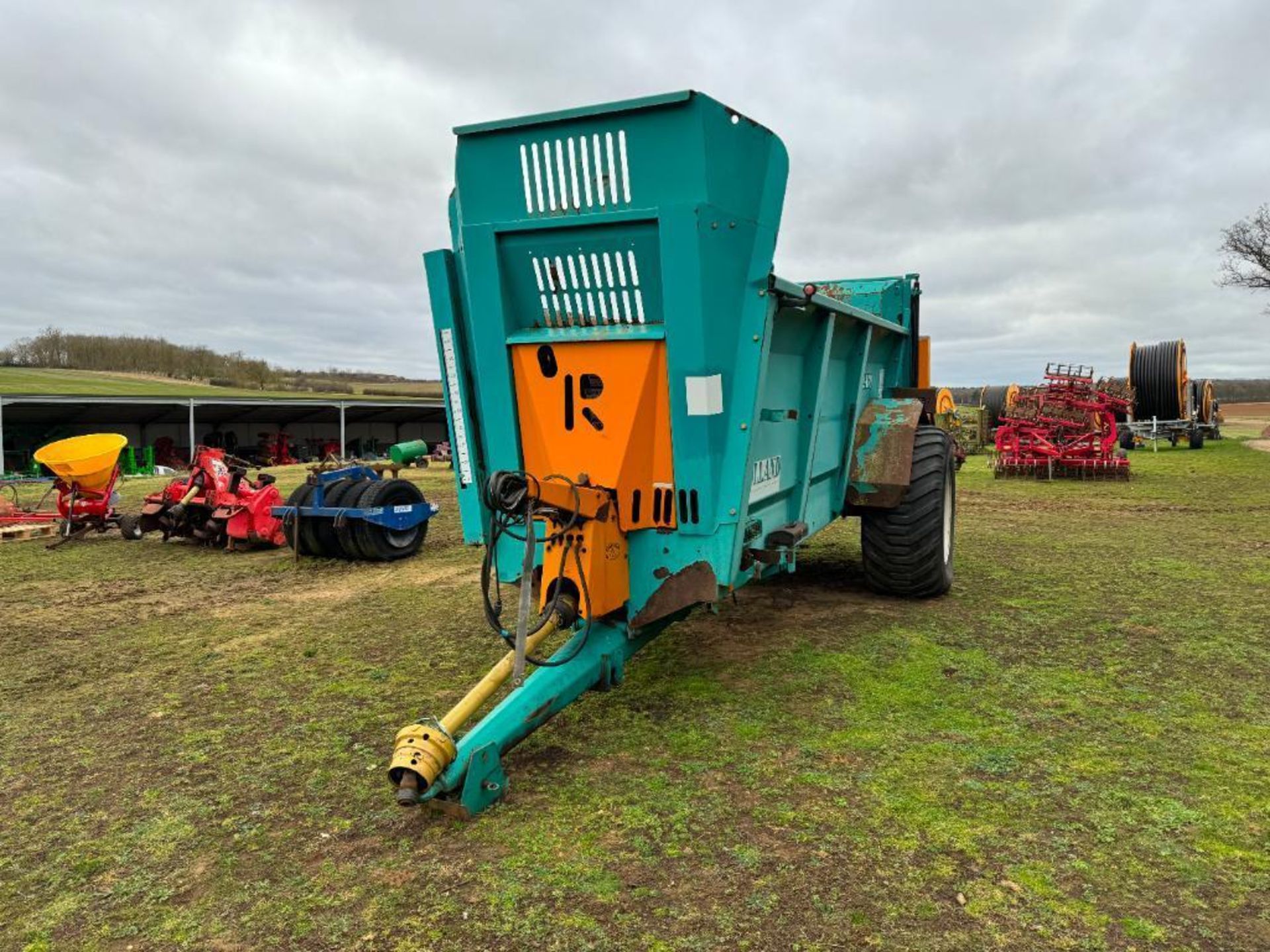 2007 Rolland V2-160 single axle rear discharge manure spreader with horizontal beaters, slurry door - Image 3 of 20