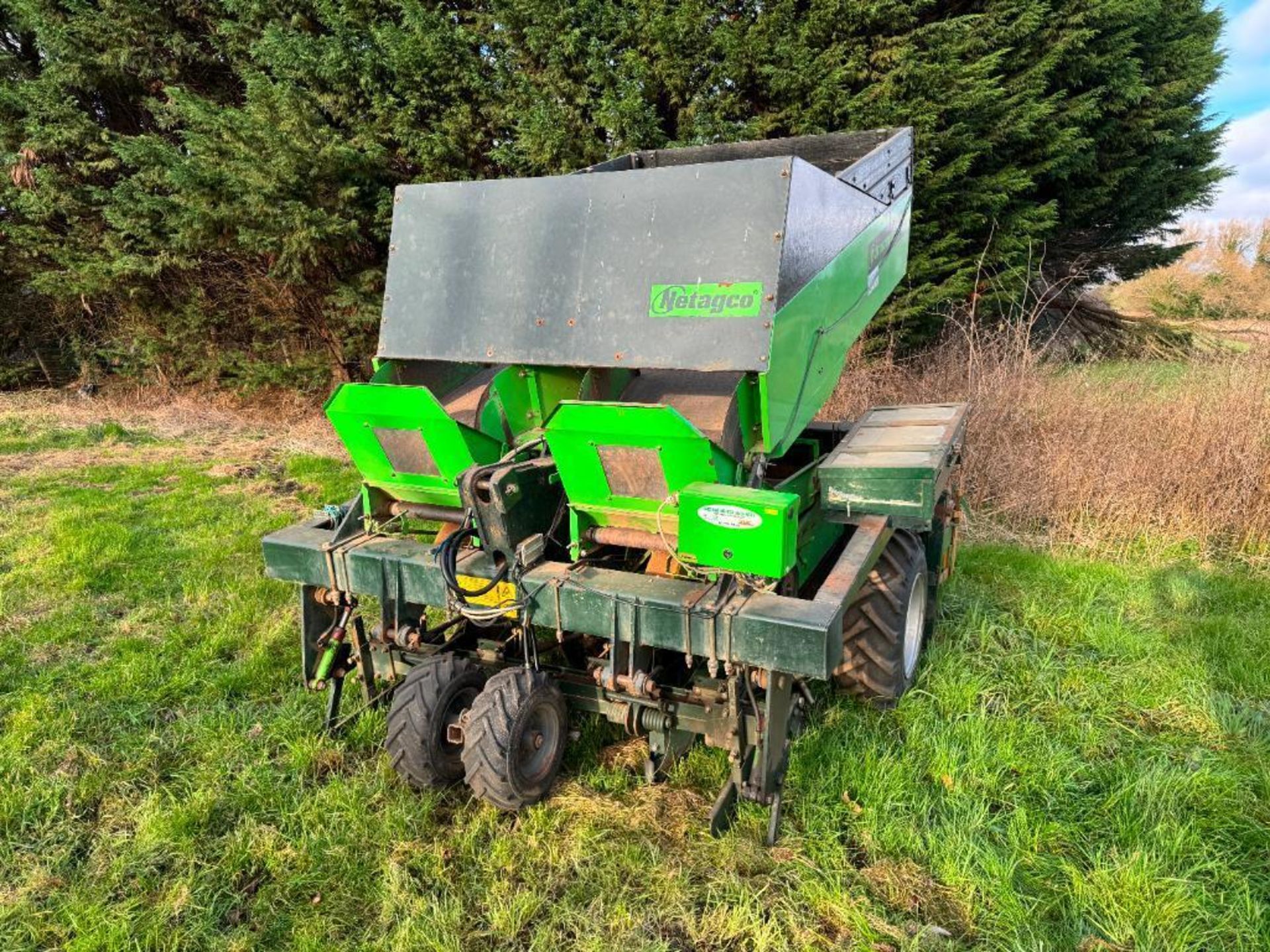 Miedema Structural 20 2row belt potato planter, linkage mounted NB: Control box and manual in office - Image 21 of 21