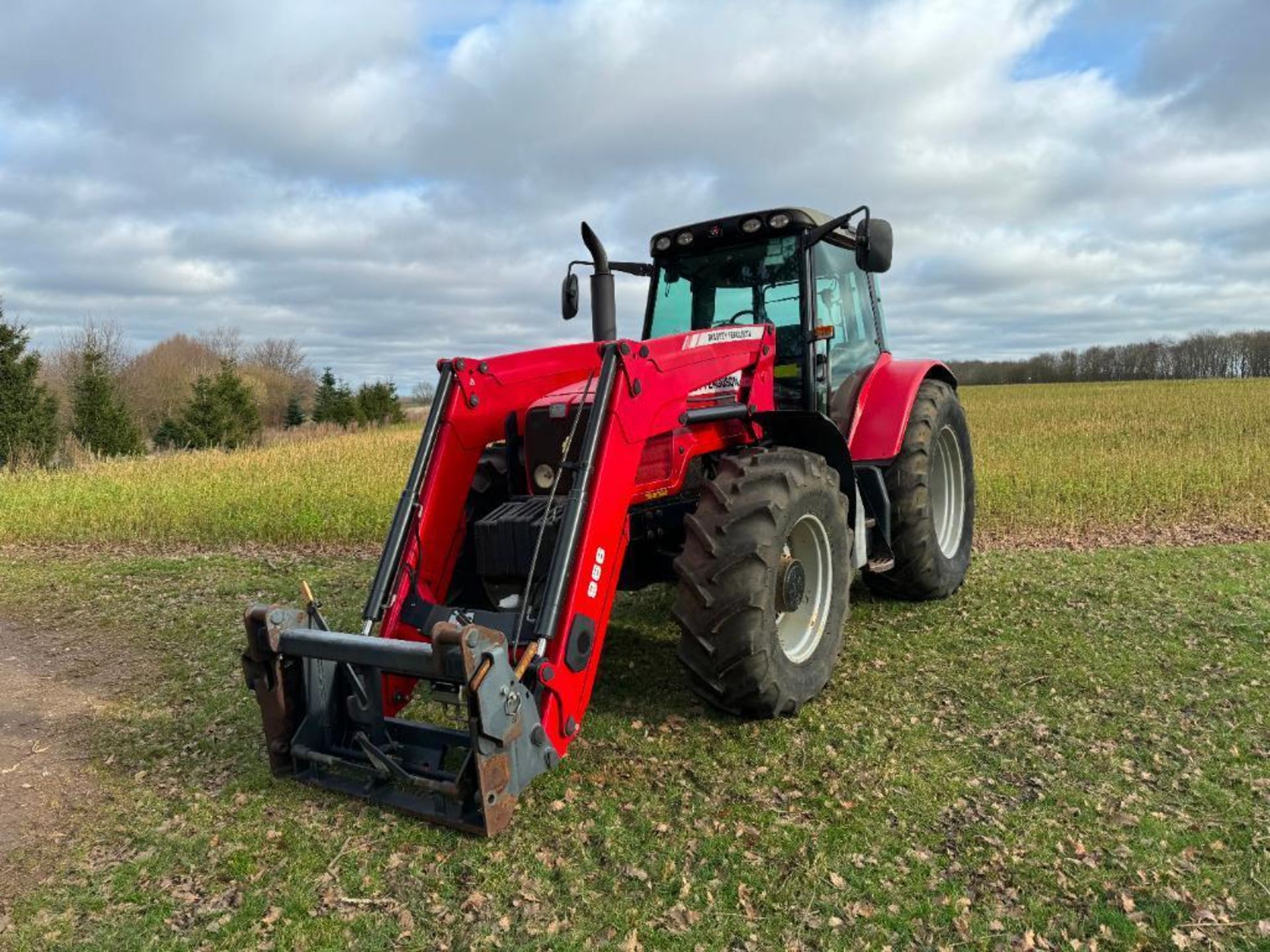 2005 Massey Ferguson 6480 Dynashift 4wd 40kph tractor with 3 manual spools, 10No front wafer weights - Image 4 of 26