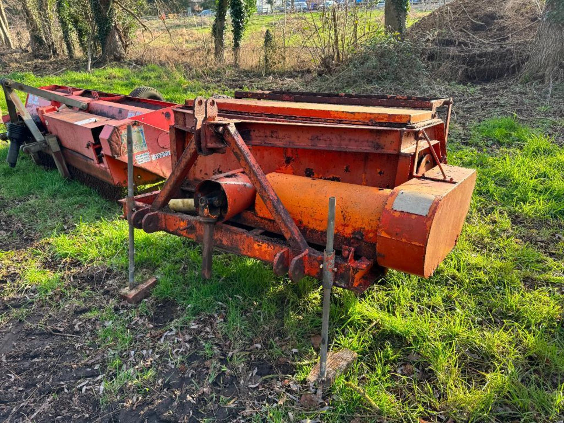 Wilder RC8 onion flail topper with spare blades, linkage mounted. Serial No: 3452 NB: Manual in offi - Image 3 of 8