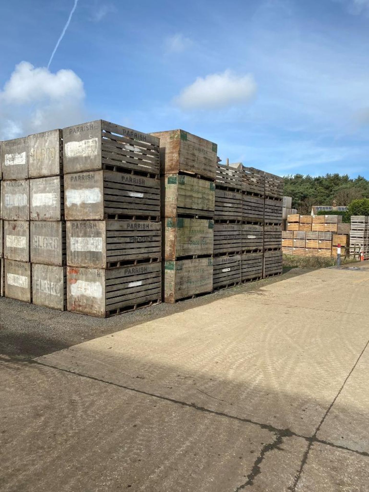 c.85No Potato boxes 1.82m x 1.2m x 1m Please Note: boxes to be loaded from the front of the stack on - Image 2 of 5